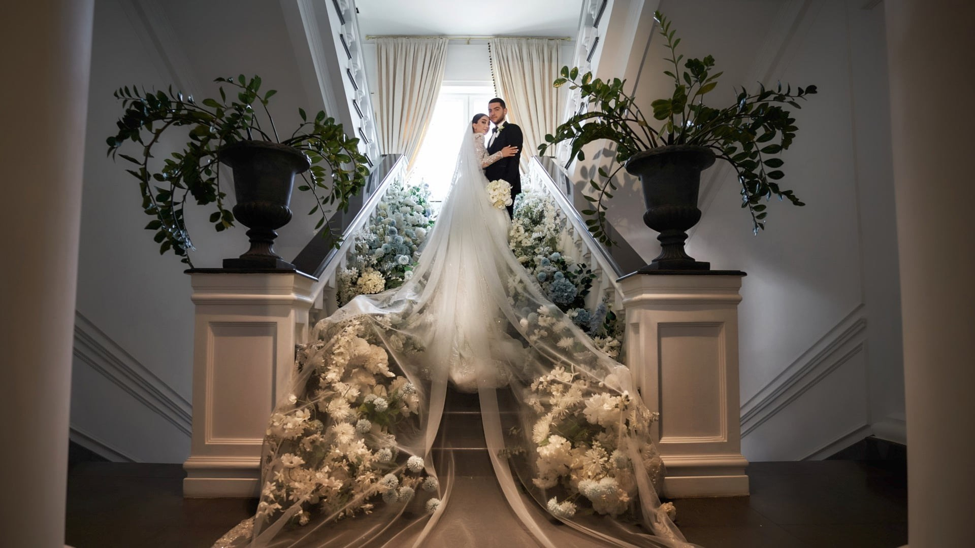 Красивое свадебное видео SDE, показанное в этот же день на свадьбе. Свадебное видео и фото съемка на свадьбу в Краснодаре Твинс Студио