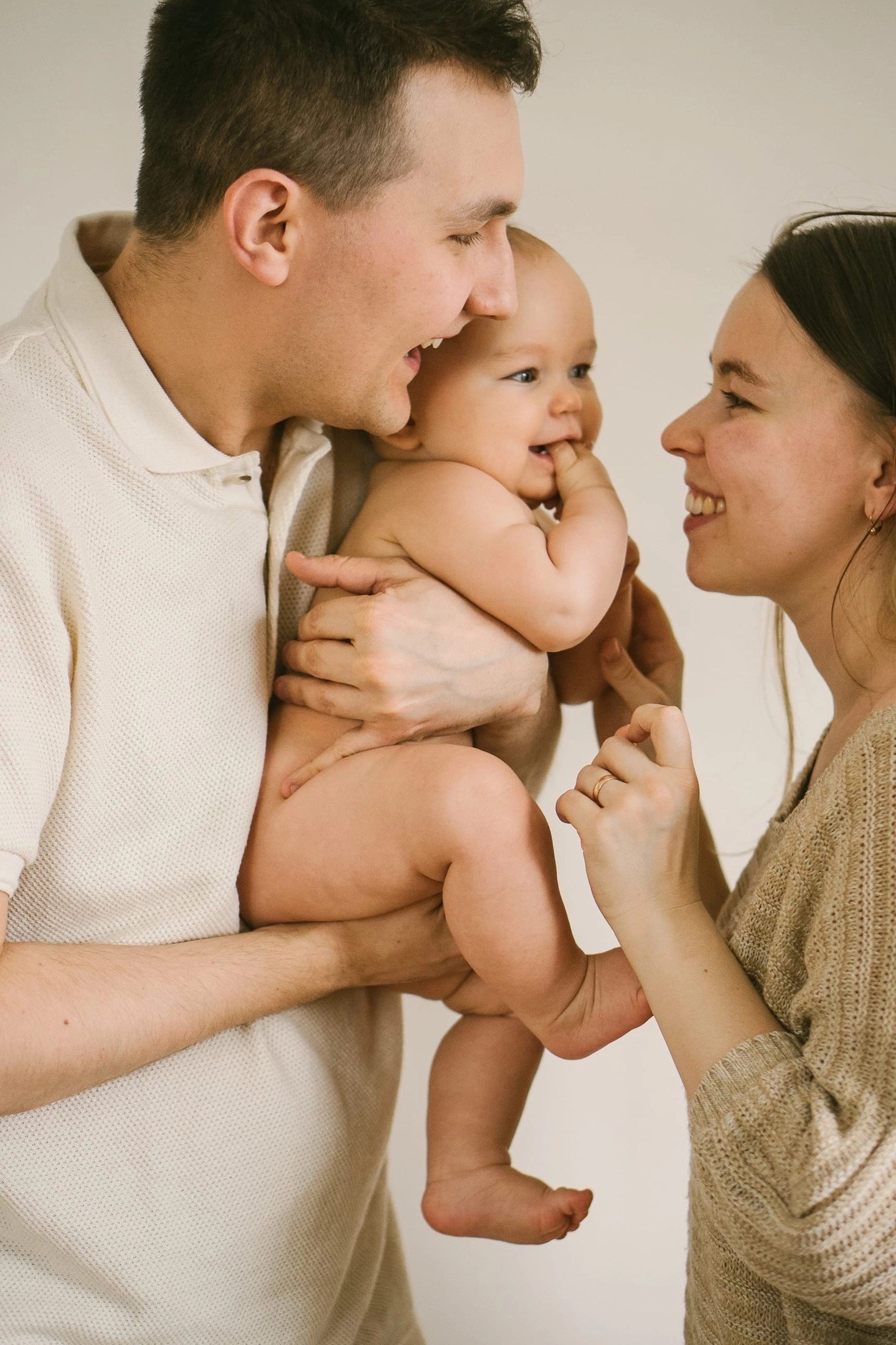 Домашняя фотосессия Сашеньки и родителей