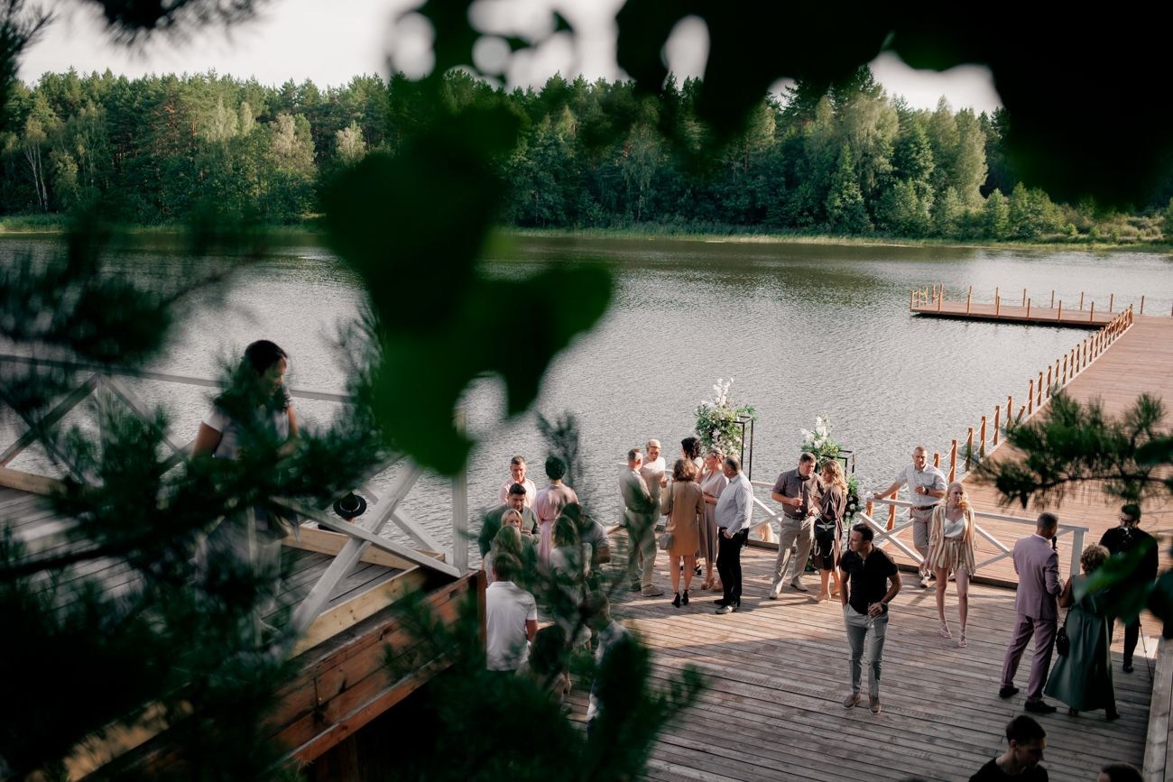 Свадьба на&nbsp;озере