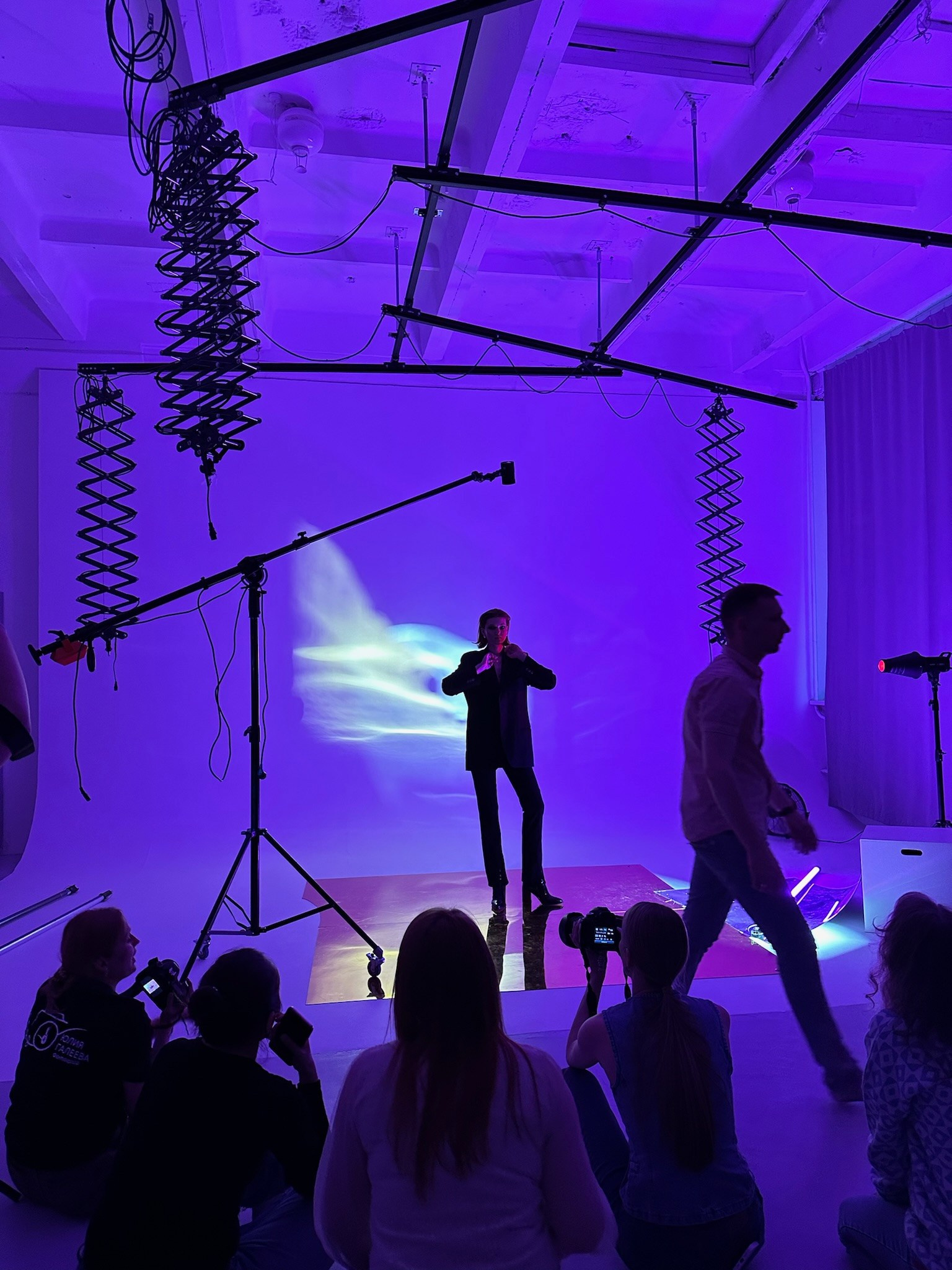 Специалист по установке света. 5loft Фотостудия в Ижевске