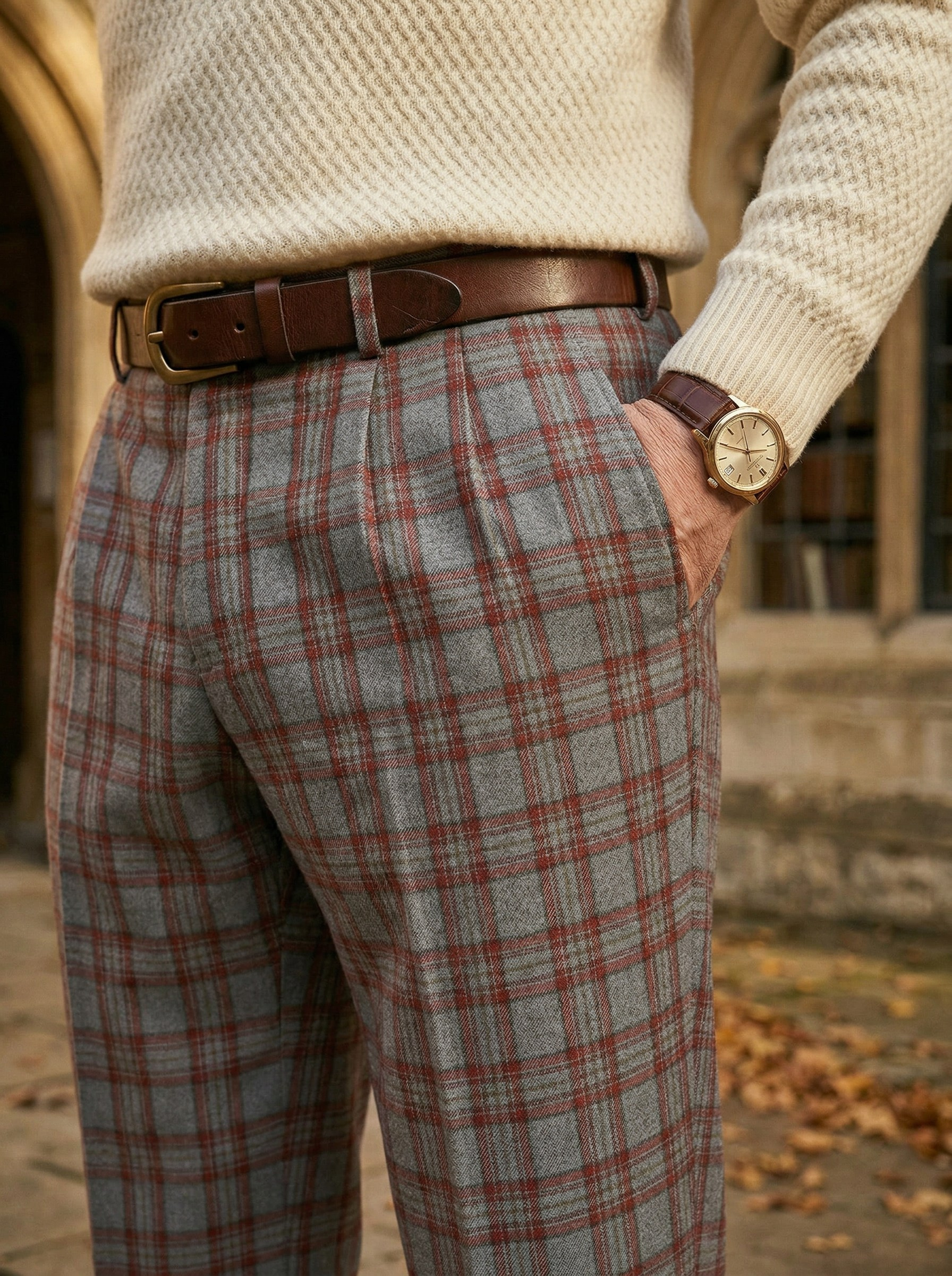 Генерация имиджевого контента для брюк в клетку