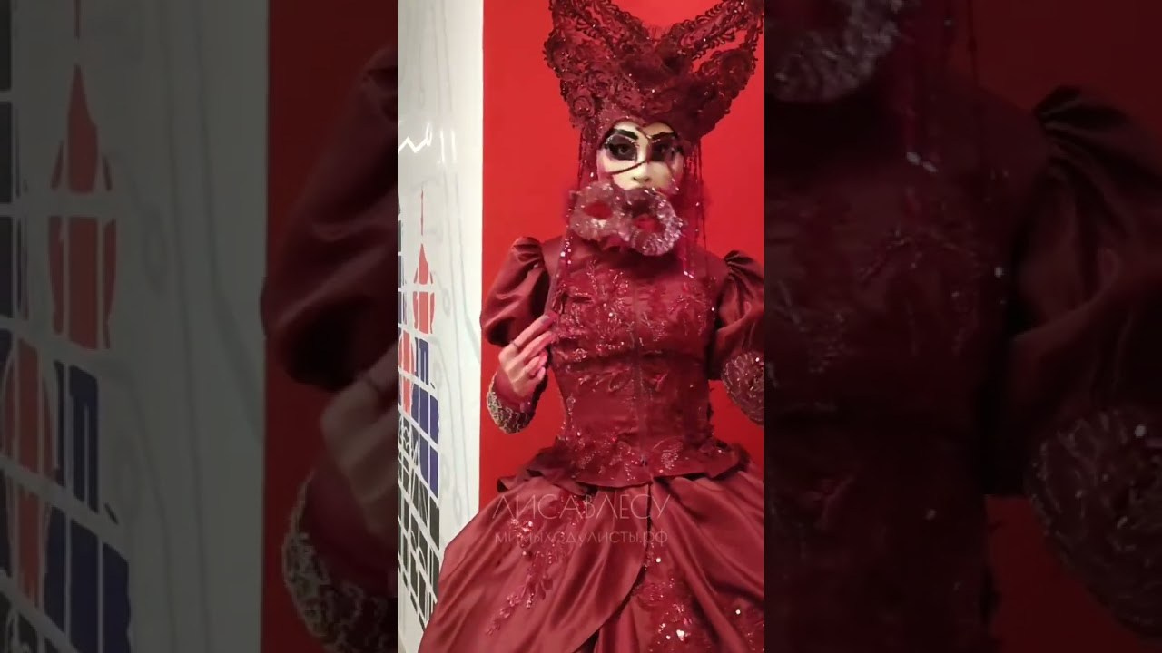 Персонаж мадам Бордо. Мимы и Ходулисты на встречу гостей. Москва