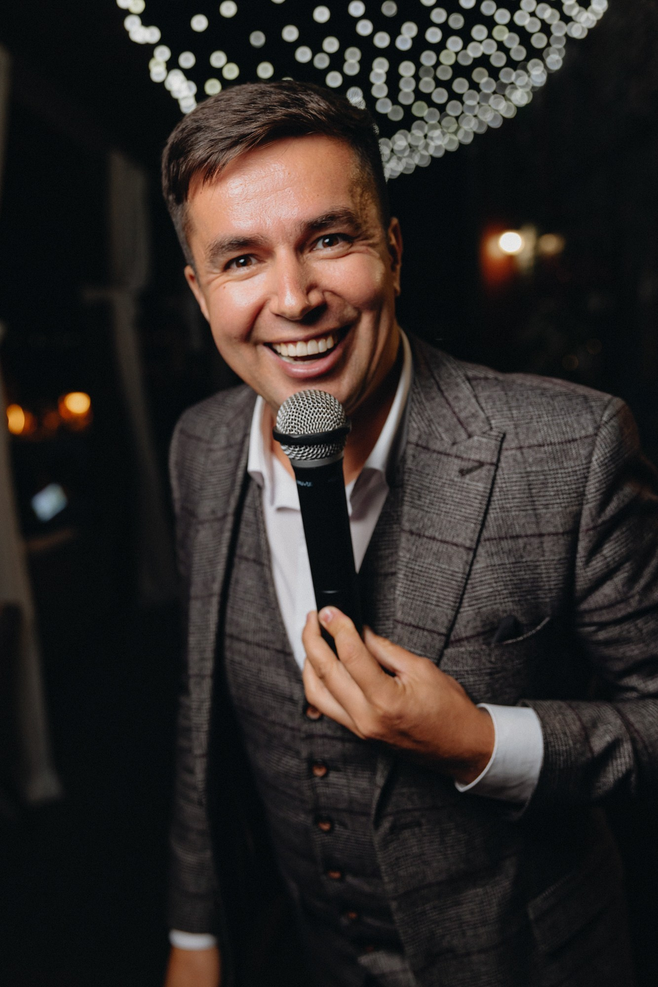 Ведущий мероприятий Владимир Петренко