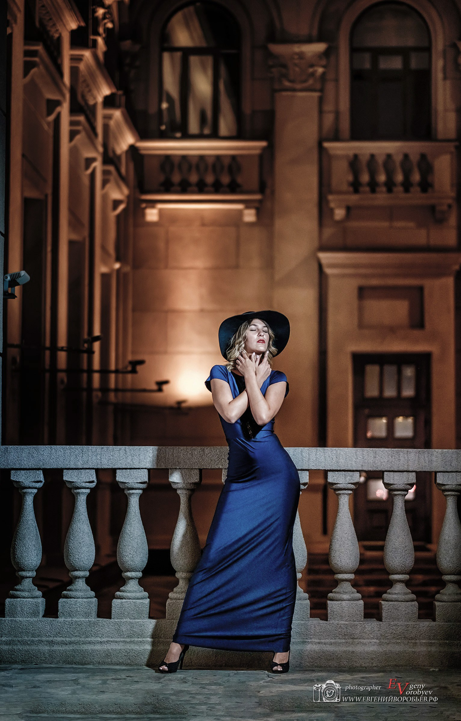 женская фотосессия Красноярск фото для девушки фотограф Красноярск фотосессия для сайта знакомств Красноярск фото для социальной сети заказать цена стоимость фотосессии в Красноярске пример фото идея место позы для фотосессии девушки в Красноярске фотосессия ИИ фотосессиия нейросеть промт для фотосессии фотосессия фото для социальной сети визажист причёска и макияж Красноярск парк Сады мечты Татышев фотостудия Красноярск бизнес портрет