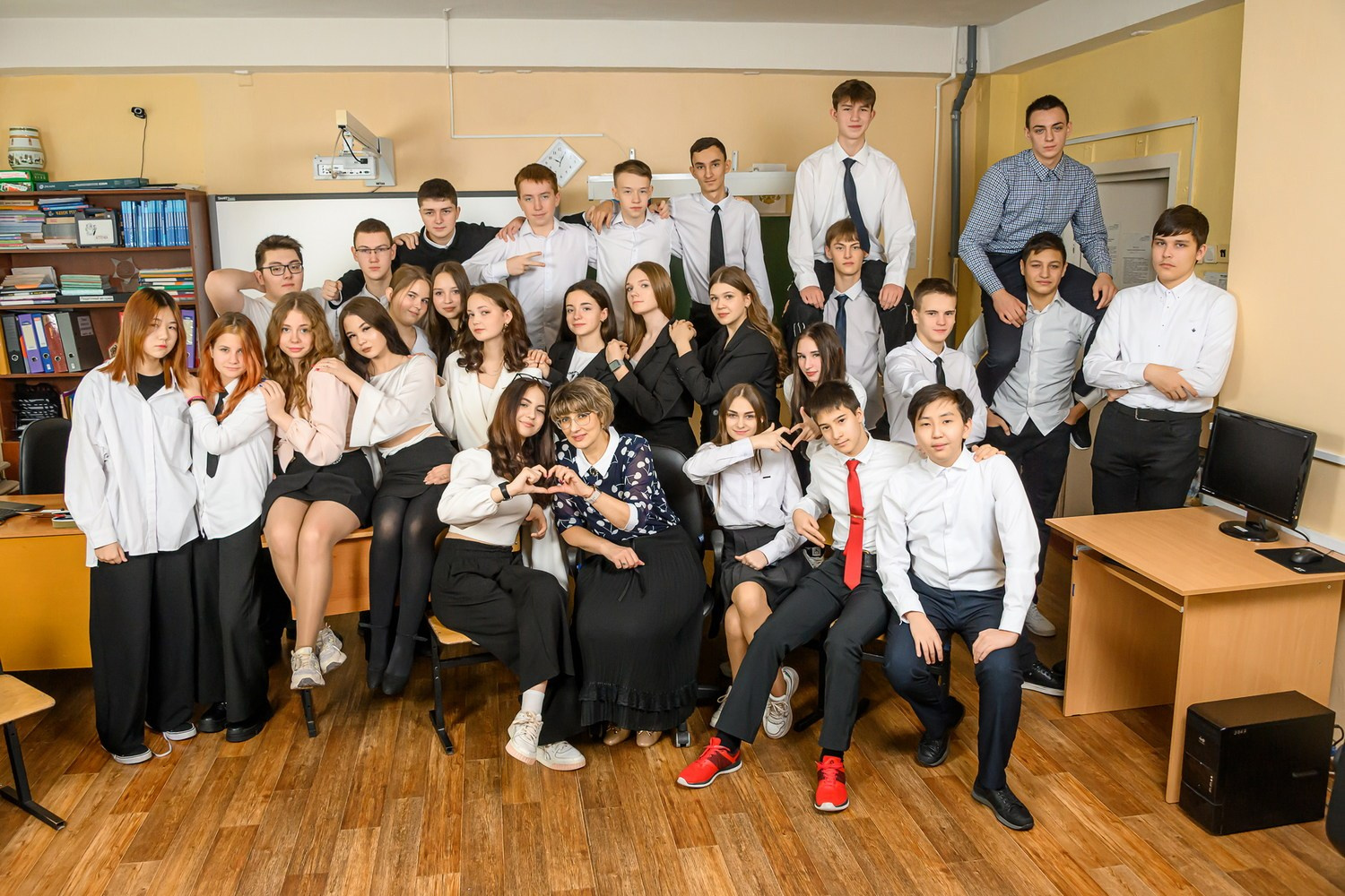 Альбом «Трюмо Трио» для 9-х классов. Фотограф Павел «Maverick» Усаченко