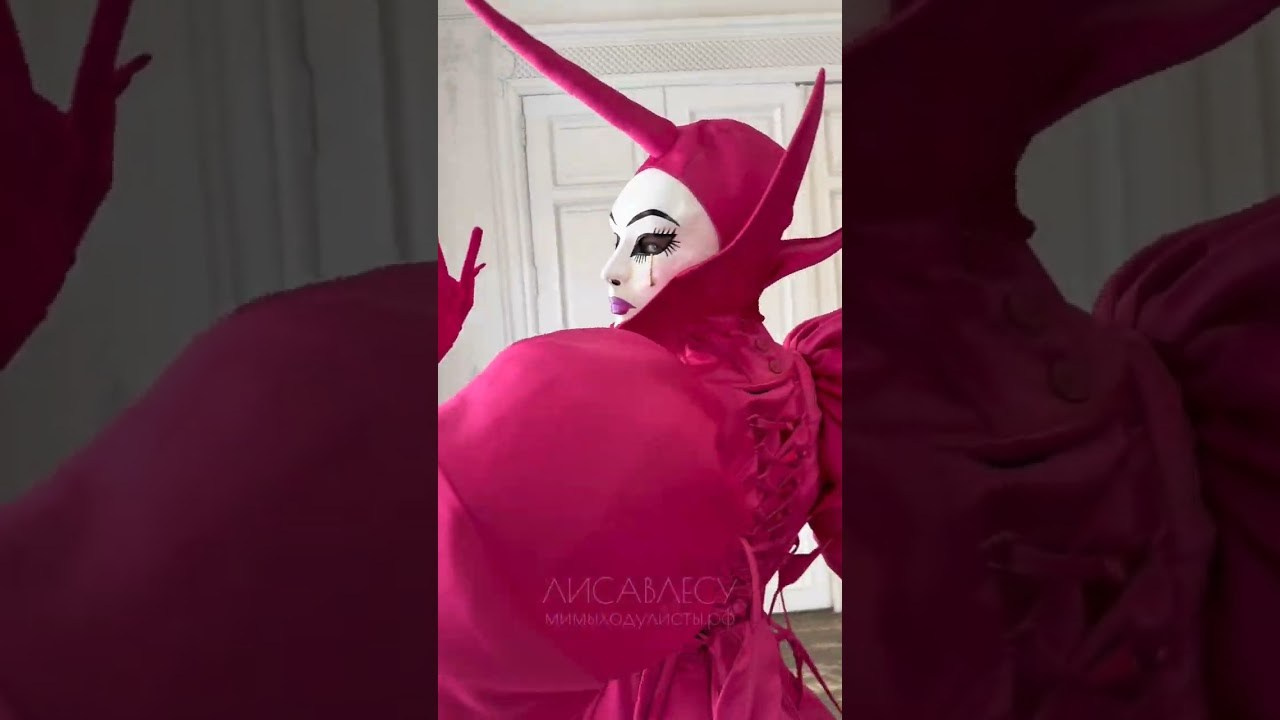 Видео (1). Мимы и Ходулисты на встречу гостей. Москва