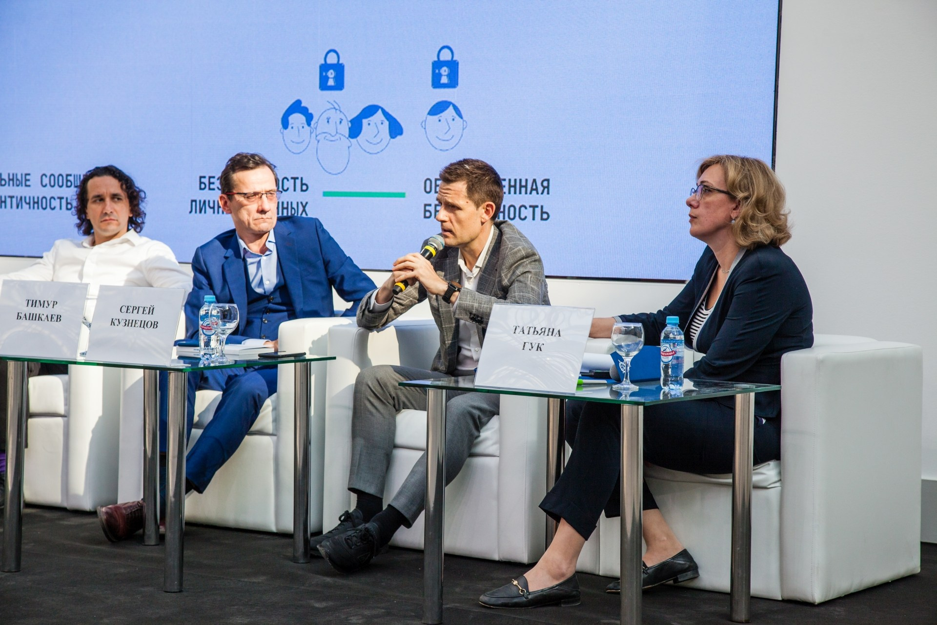 Съёмка стенда на выставке. Фотограф на мероприятие в Москве Марик