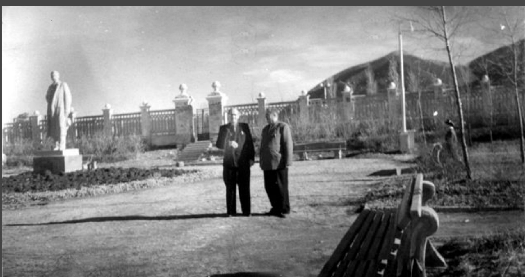 Памятник Лермонтову.