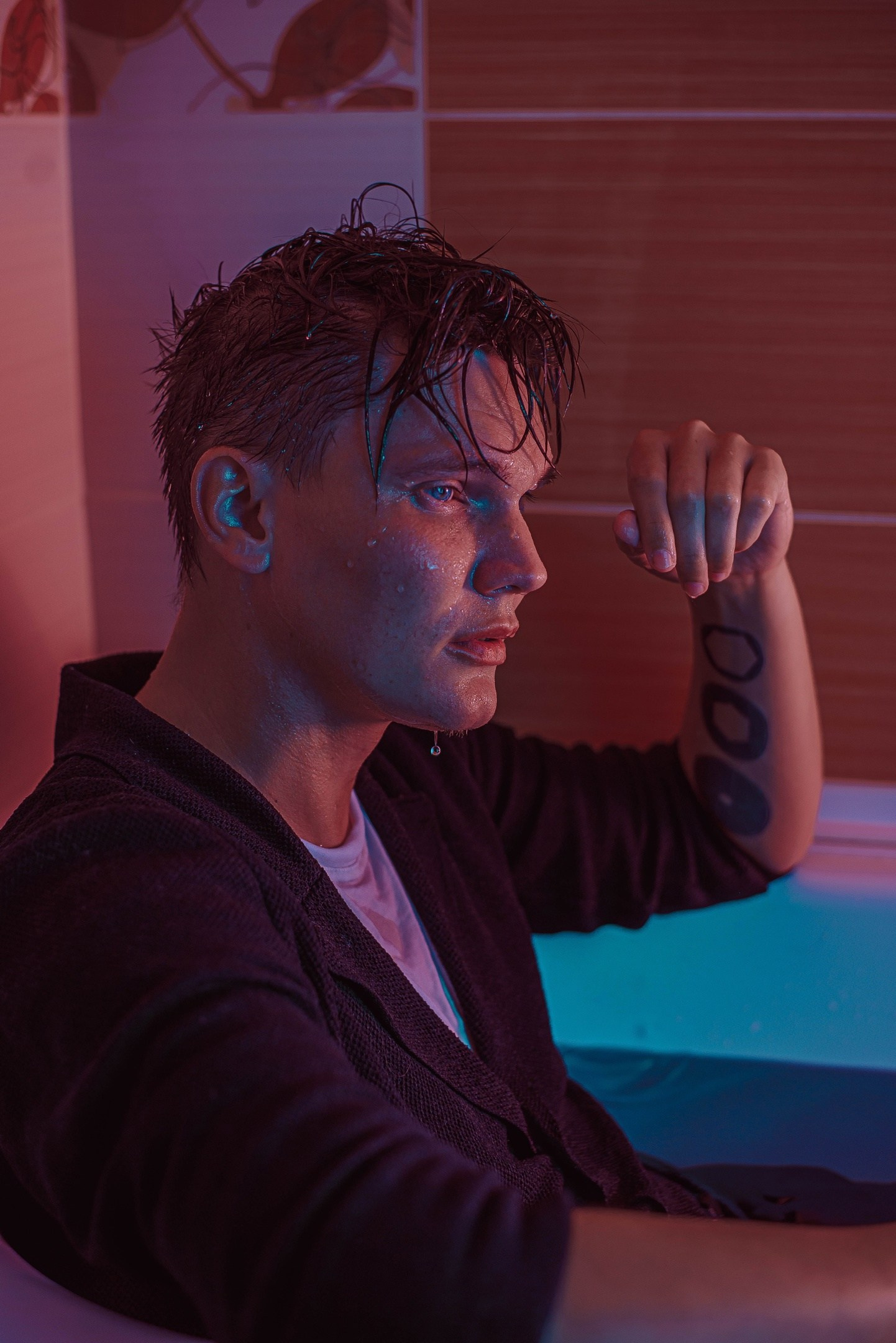 Фотограф Евгений Печкин съемка в ванной