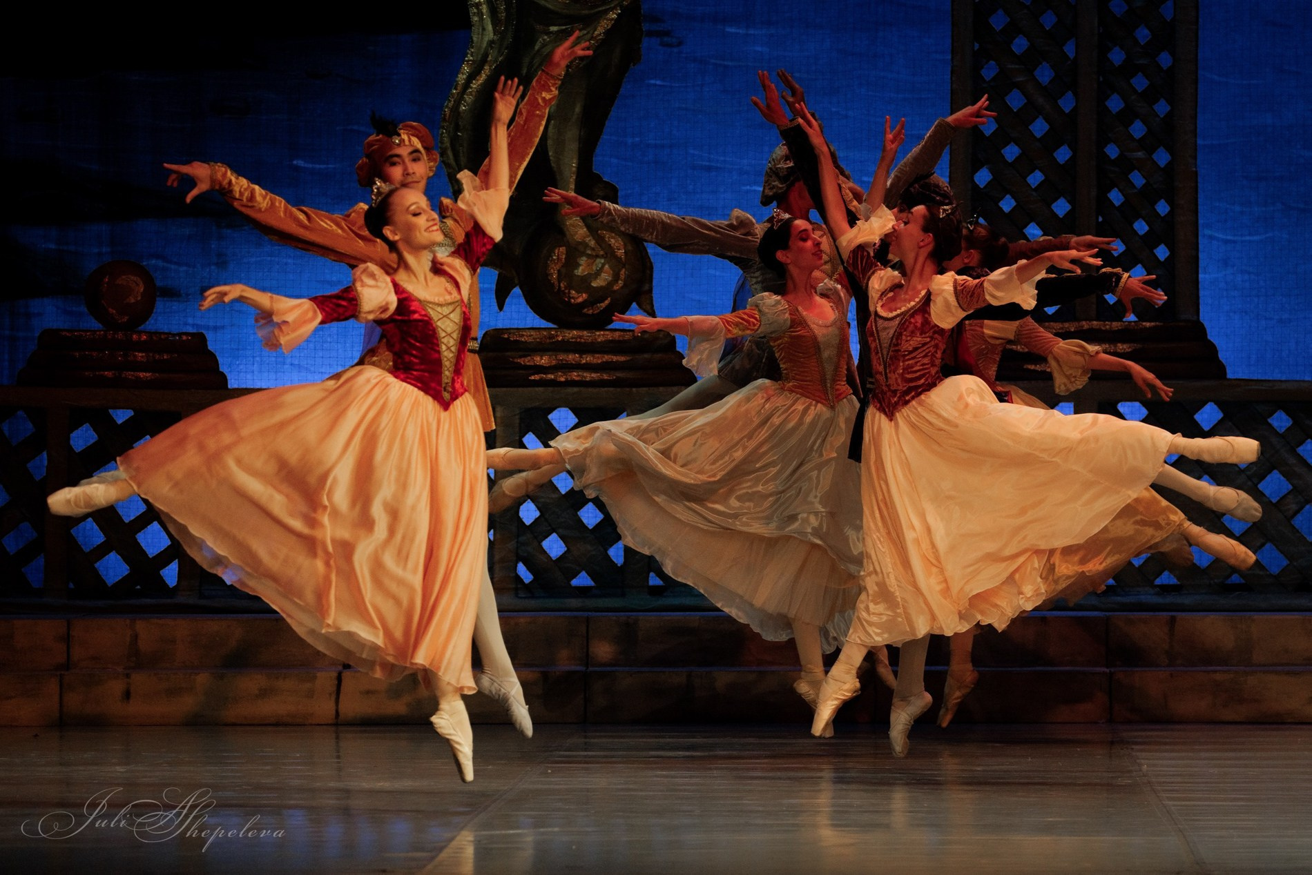 Лебединое озеро. Летние балетные сезоны, Рамт. Детская Конная фотография в Москве Юлия Шепелева