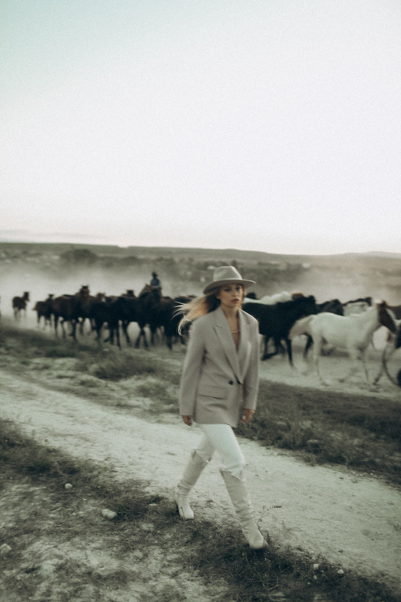 Фотосессия для девушек на природе или в студии. Свадебный и портретный фотограф. Видеограф на Свадьбу. Севастополь, Ялта, Симферополь, Крым