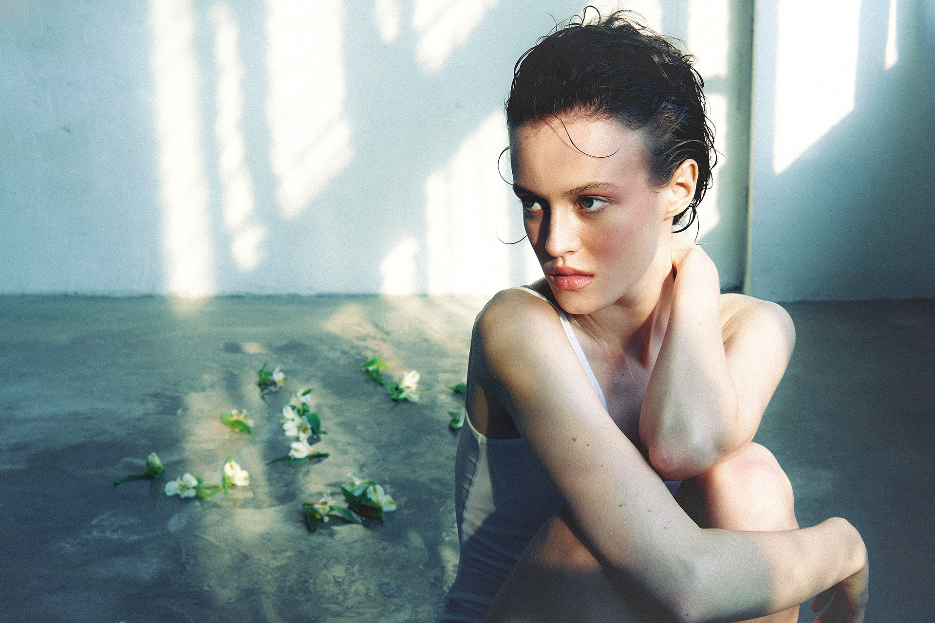 женский портрет в мягком свете с цветами - фотограф Юлия Артеменко