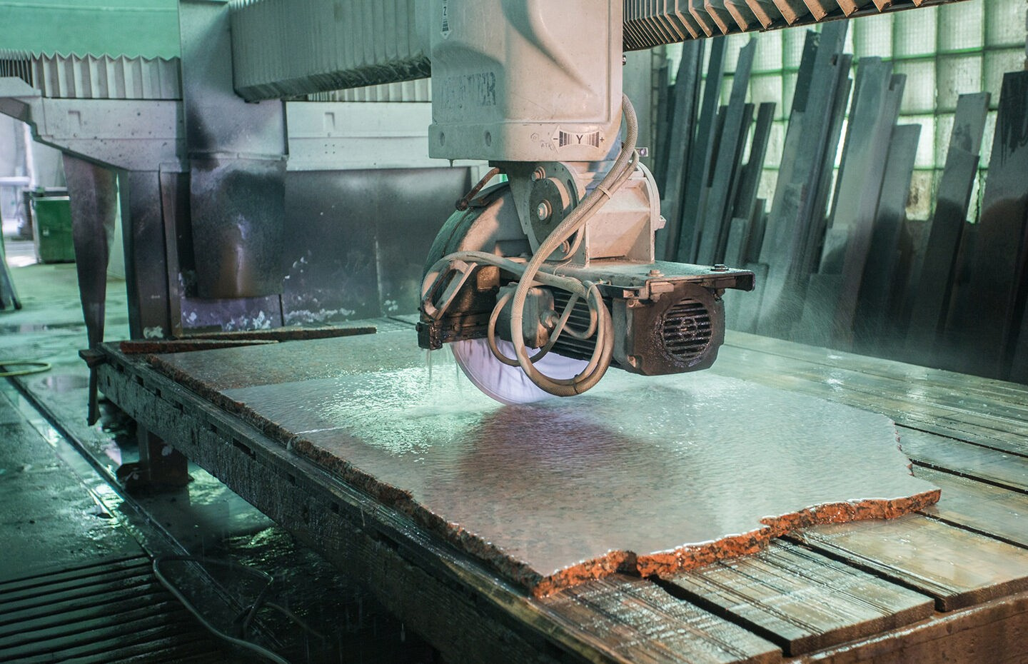 Изделия из гранита