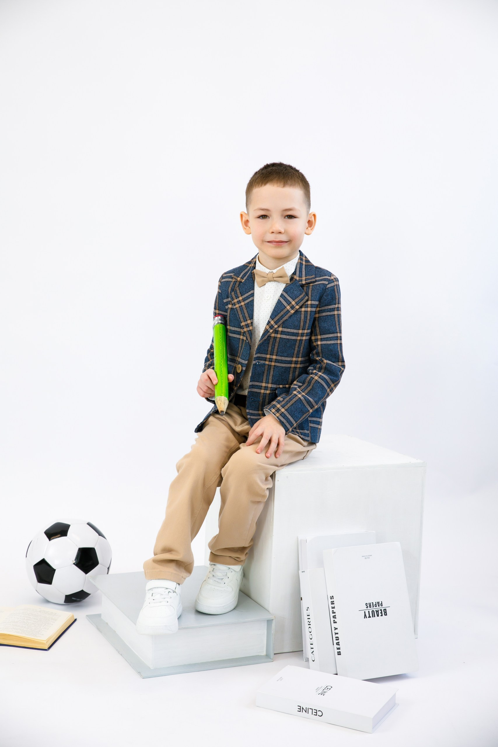 Выпускные альбомы. Akhmadeevmedia.ru