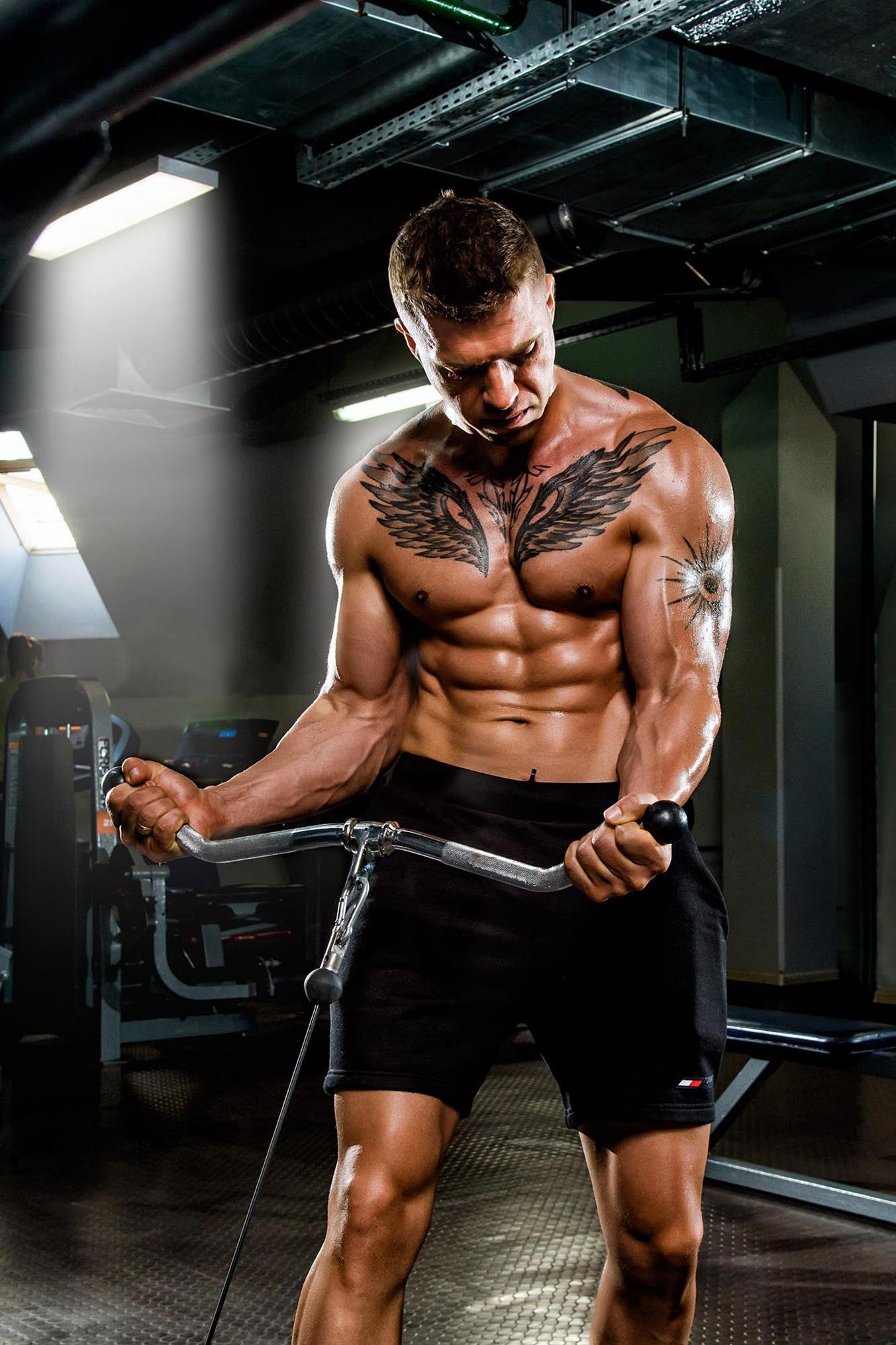 Профессиональная фотосессия и видео в тренажёрном зале. Фитнес и спортивный фотограф Москва