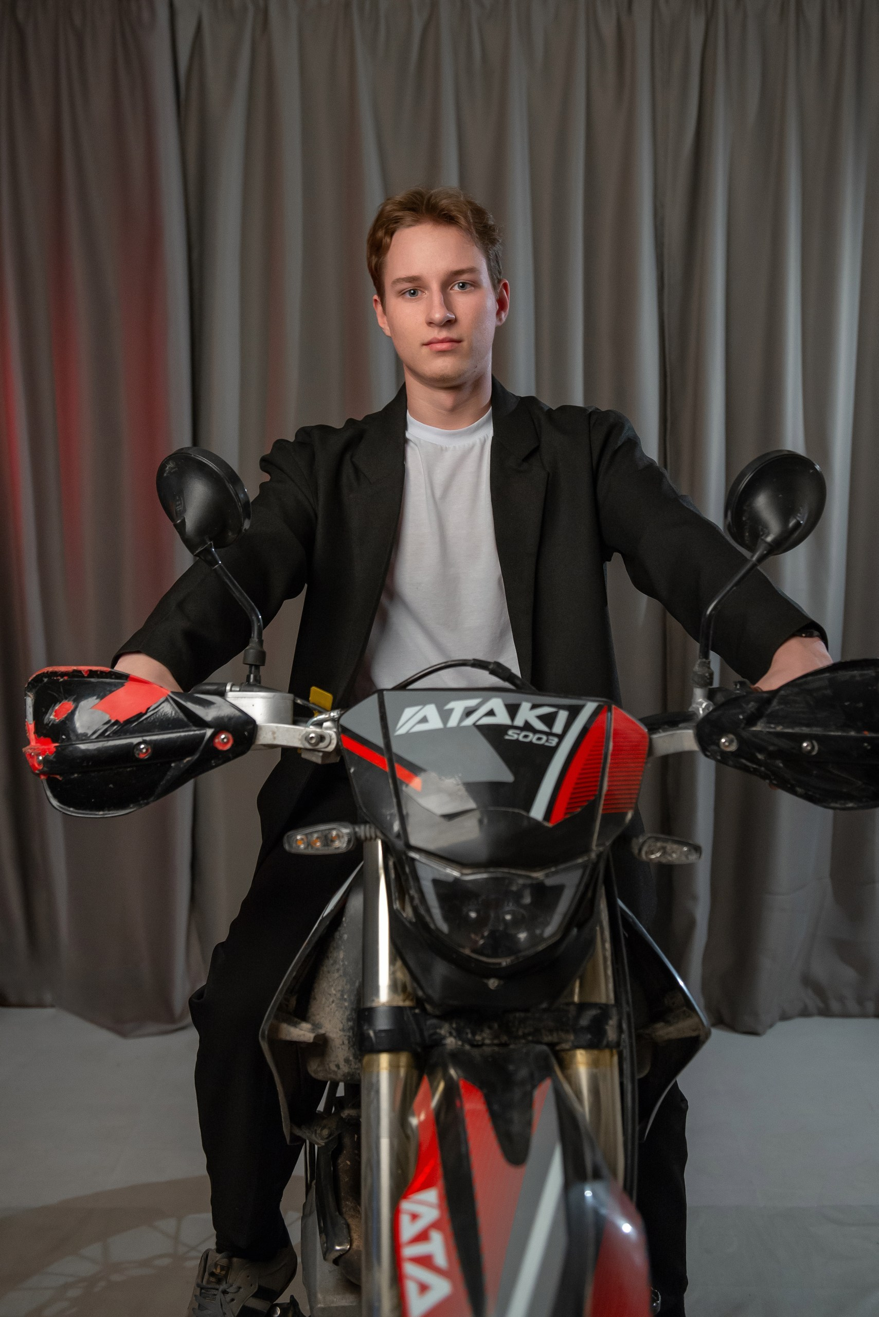 Выпускные альбомы 9-11 класс. Фотограф в Новомичуринске Наталья Малиновская