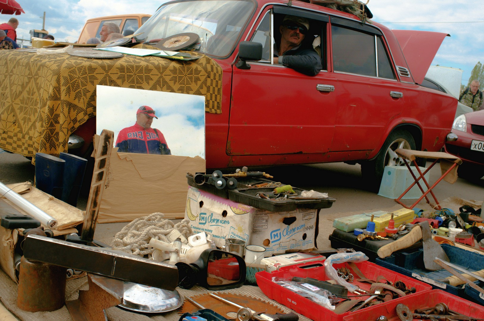 Воронежская барахолка. Руслан Шувалов (поэтограф)