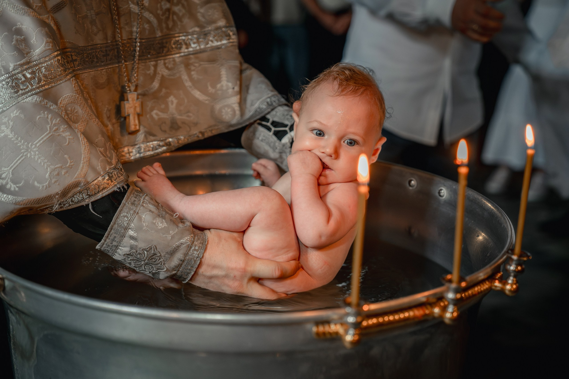 Фильмы о вашем таинстве. Фото- и видеосъёмка крещения и венчания. Фотограф на крещение Москва