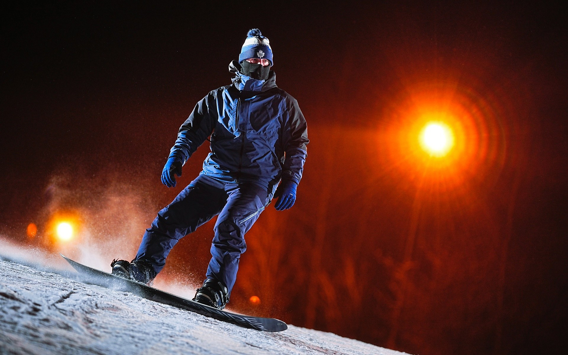 Вечерняя съёмка на склонах с использованием внешних вспышек. Фотограф Студитский Евгений