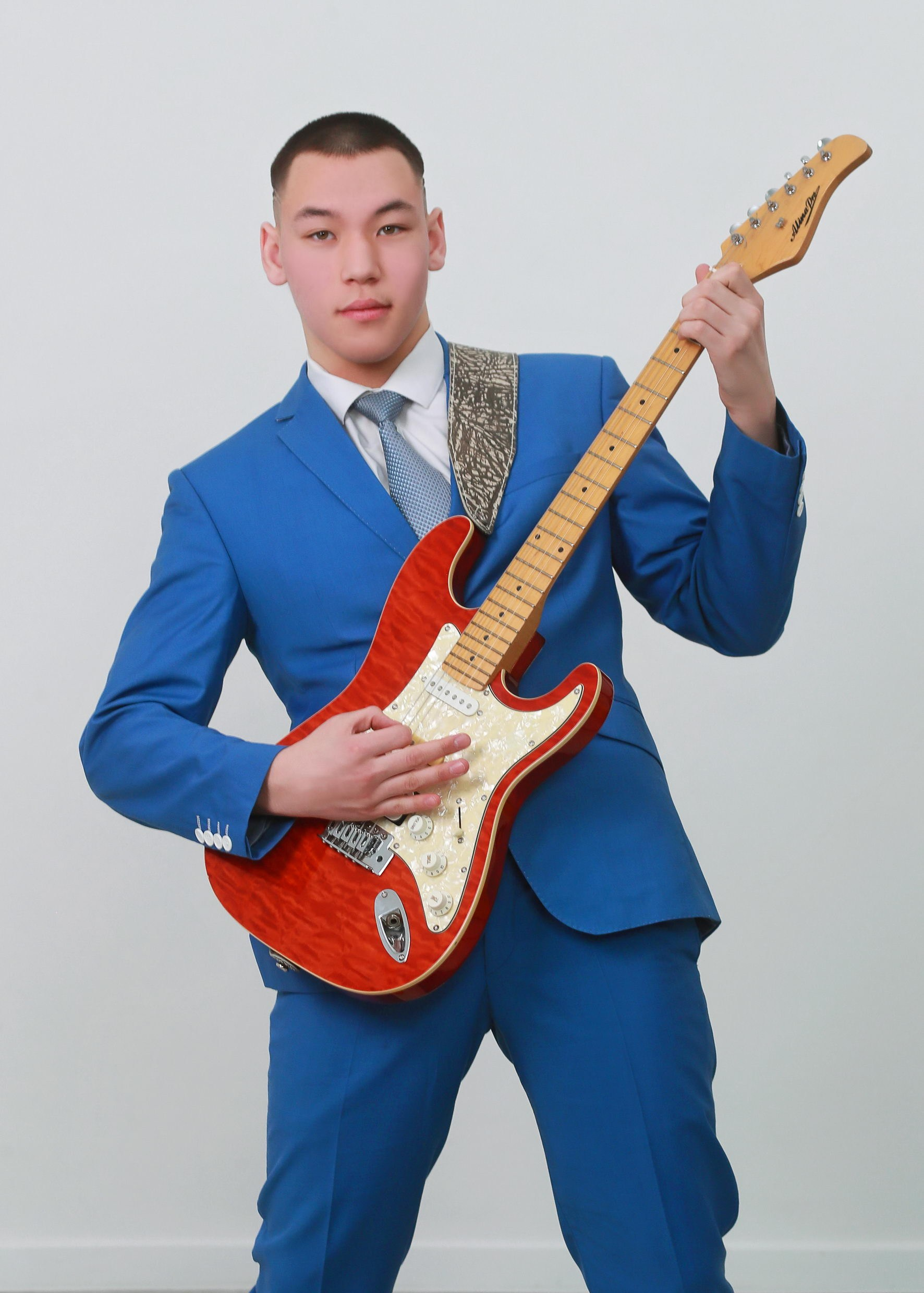 Альбомы для 9 и 11 класса. Создание стильных выпускных альбомов