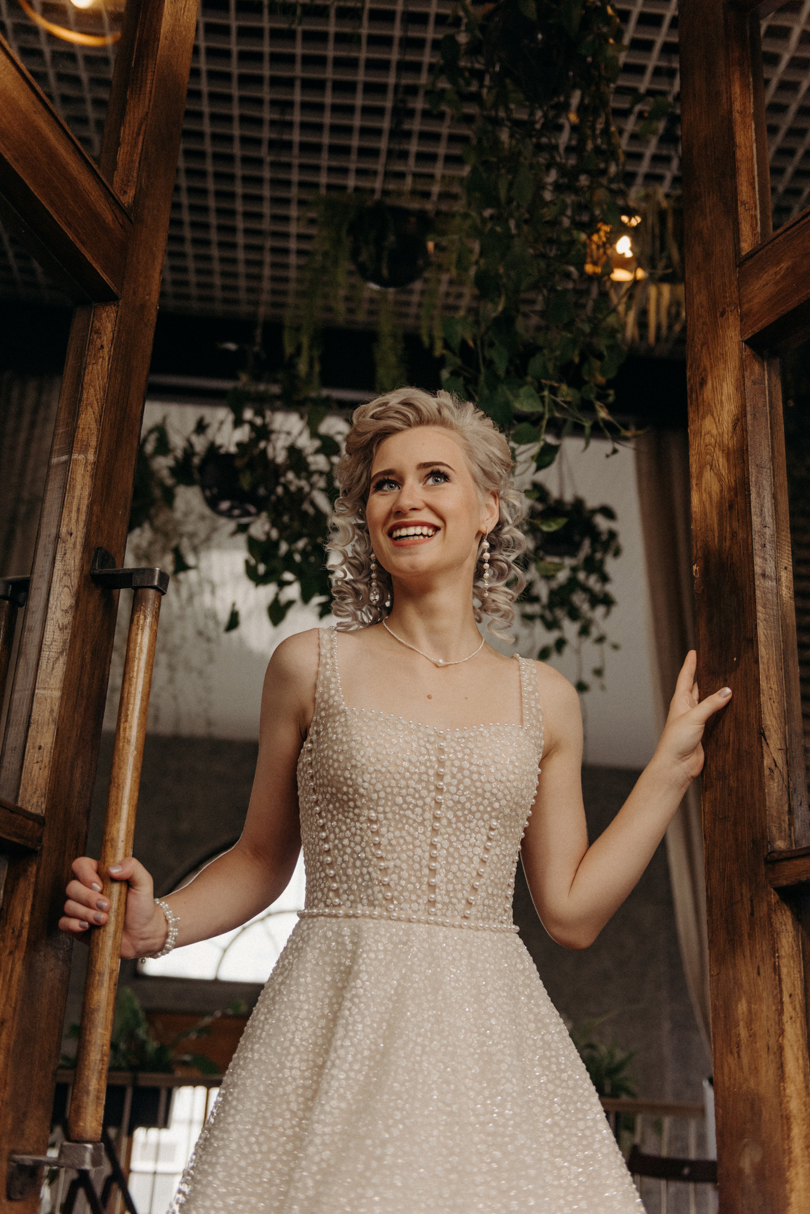 закрытые места для свадебной фотосессии в дождь, осенью или зимой