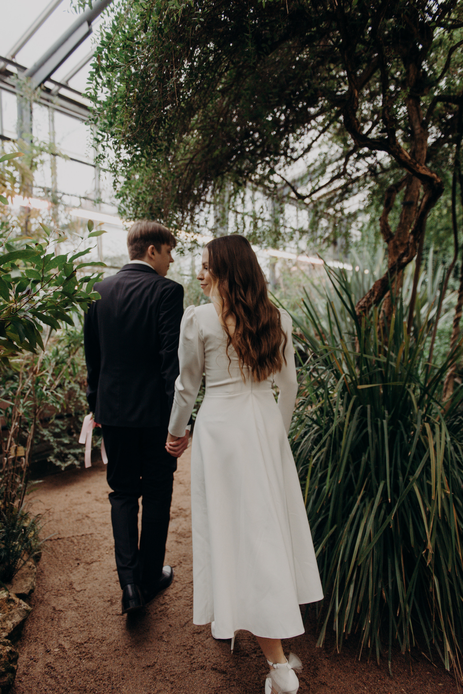 закрытые места для свадебной фотосессии в дождь, осенью или зимой