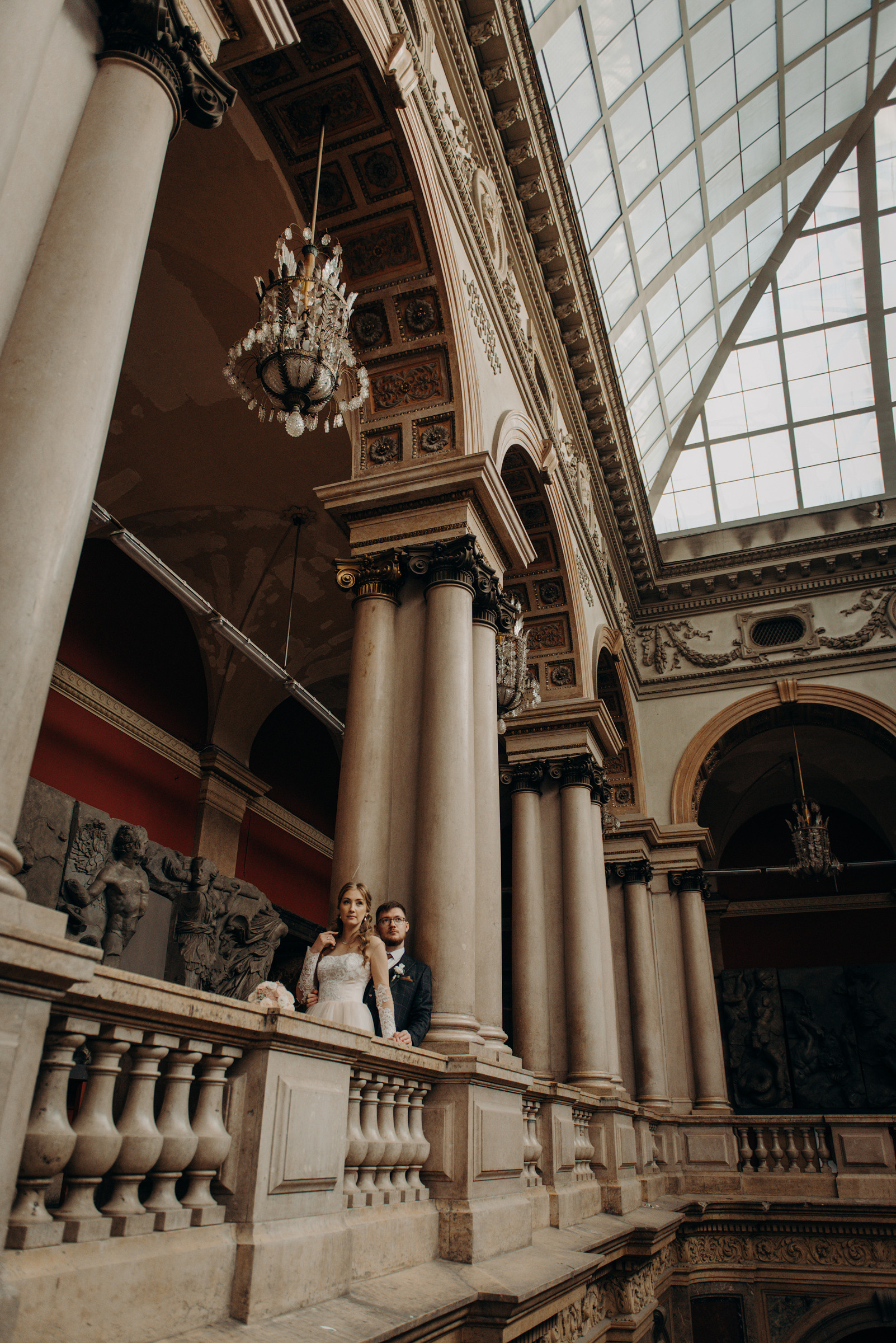 закрытые места для свадебной фотосессии в дождь, осенью или зимой