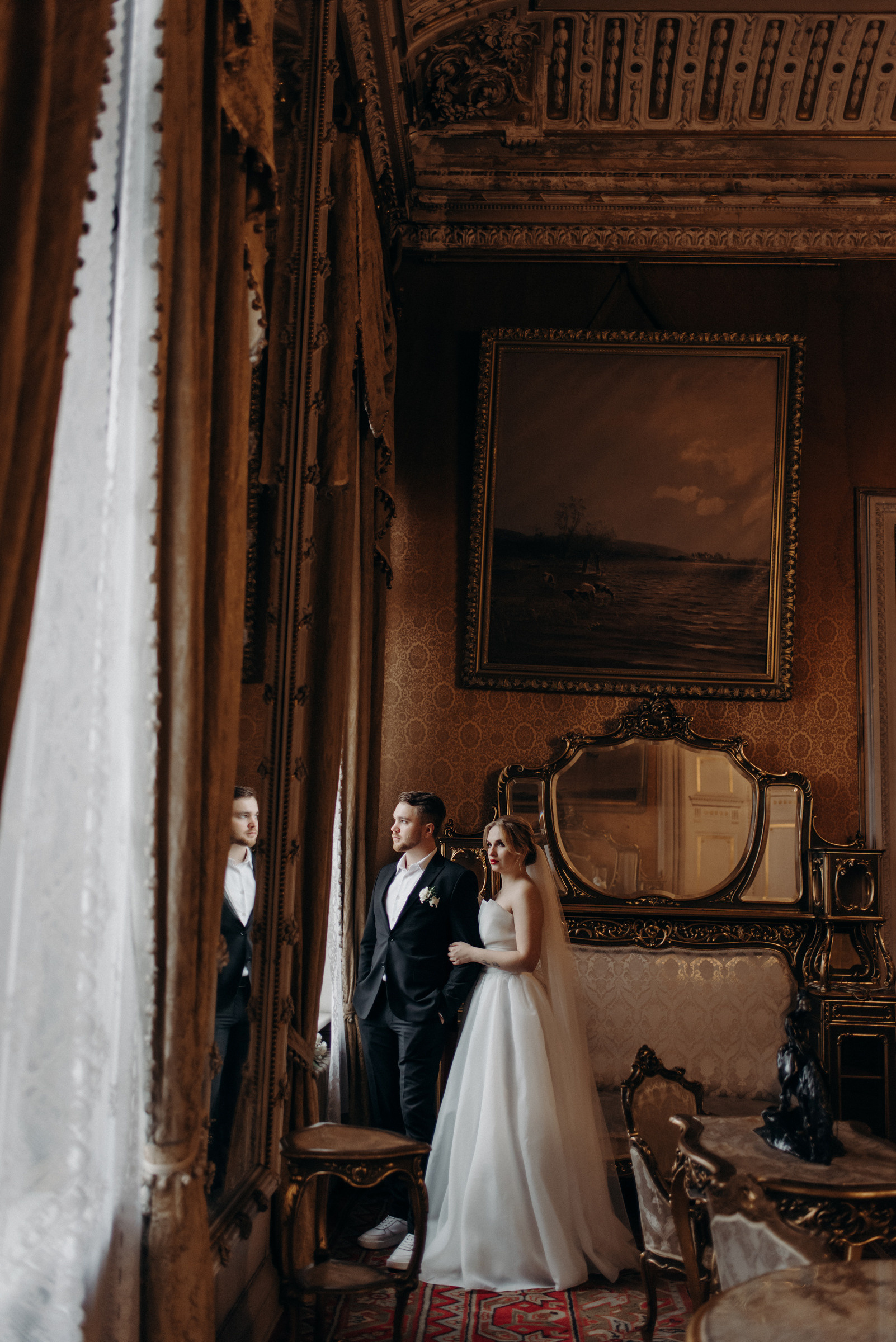 закрытые места для свадебной фотосессии в дождь, осенью или зимой