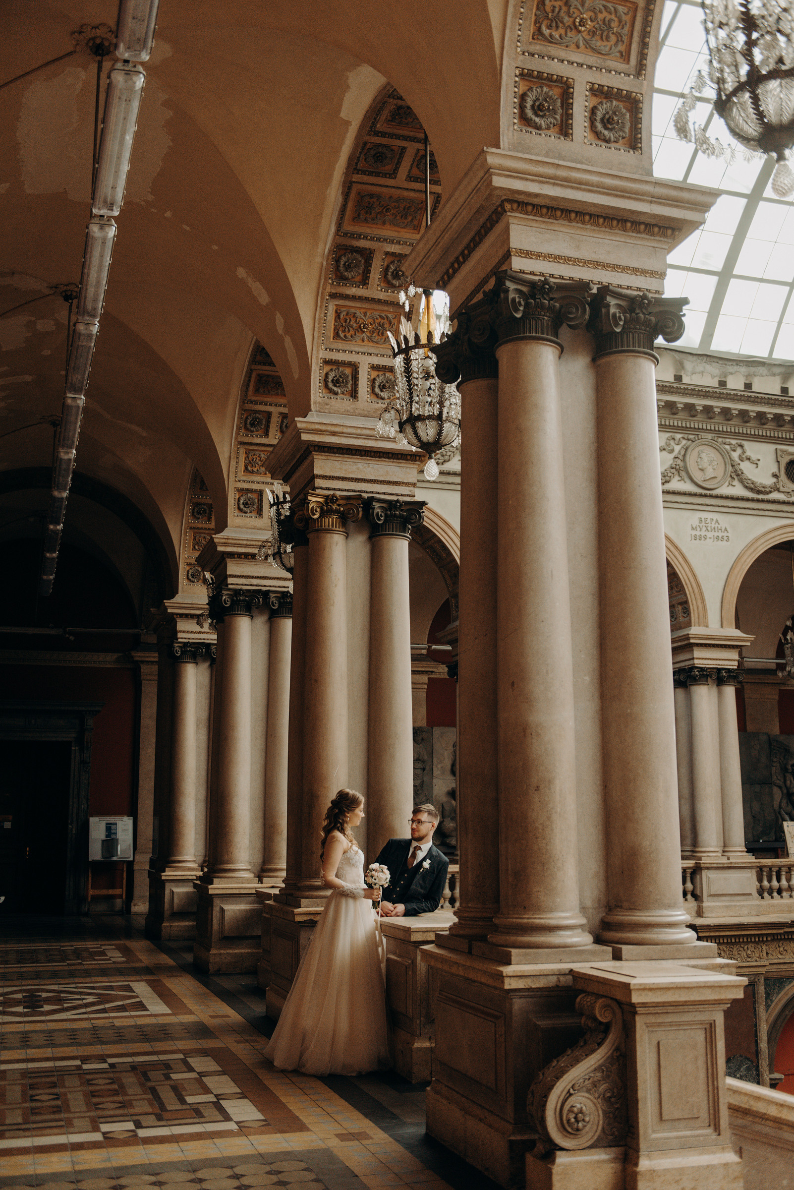 закрытые места для свадебной фотосессии в дождь, осенью или зимой