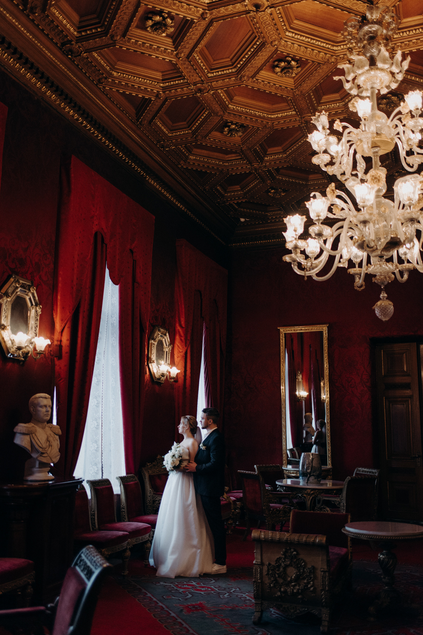 закрытые места для свадебной фотосессии в дождь, осенью или зимой