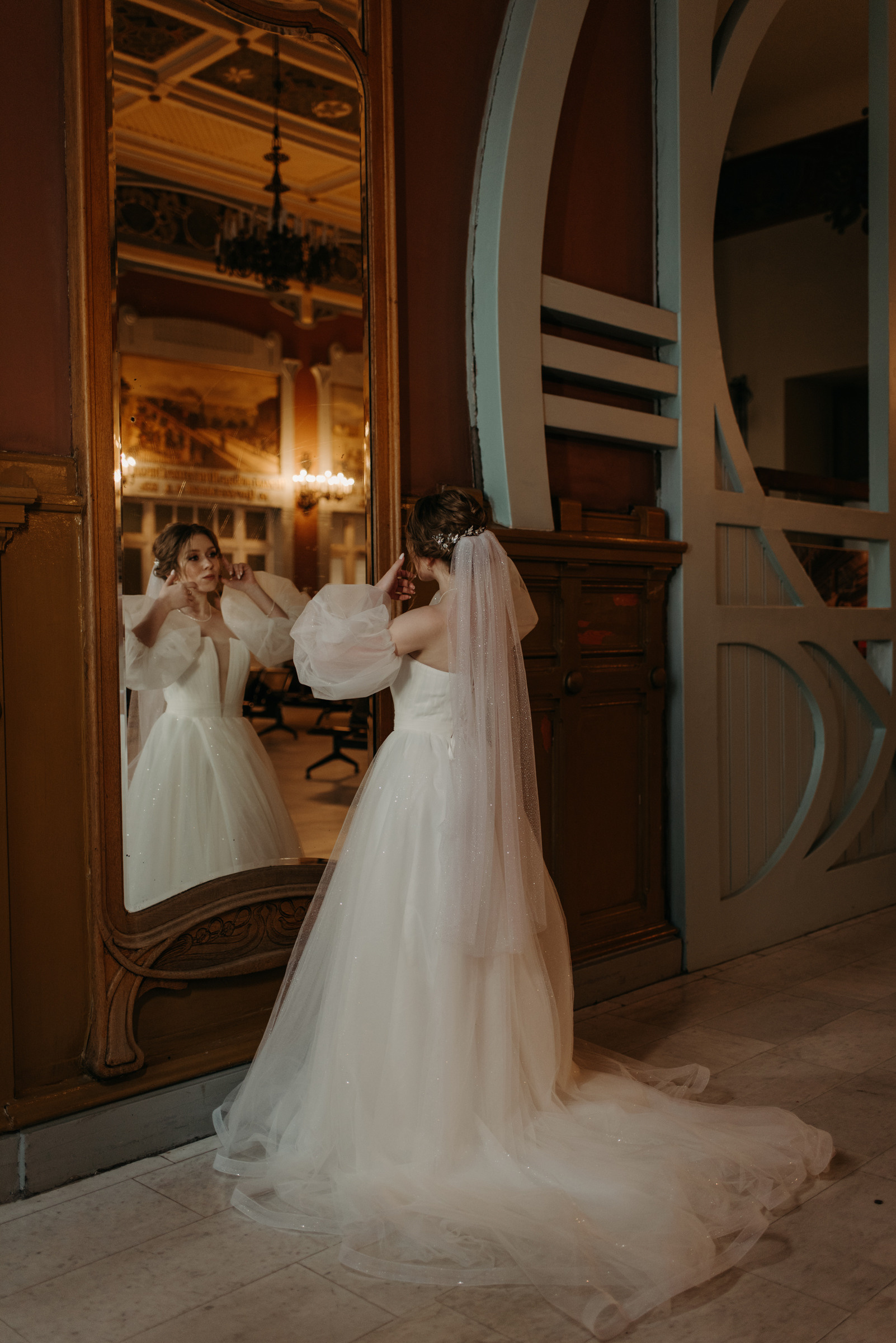 закрытые места для свадебной фотосессии в дождь, осенью или зимой