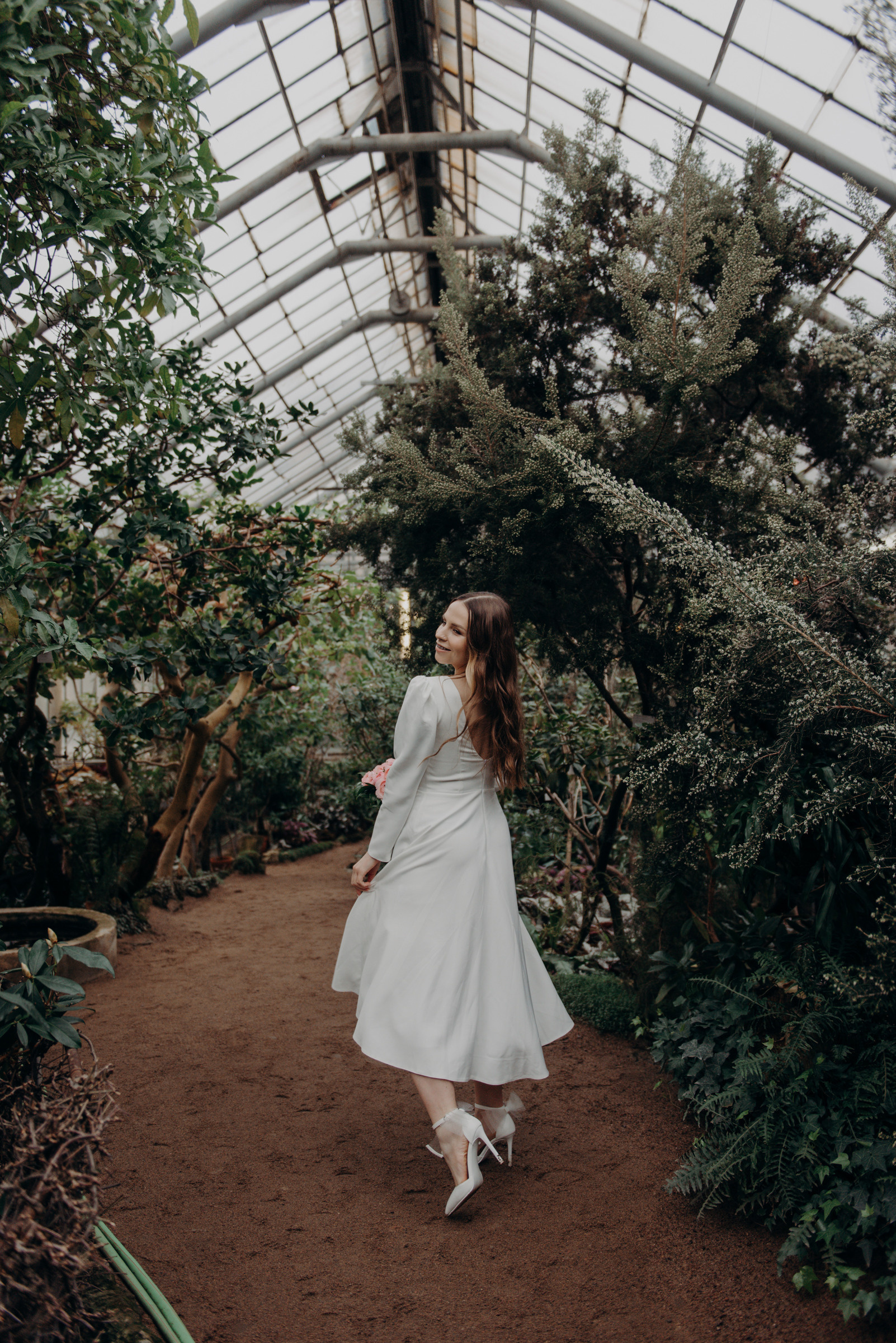 закрытые места для свадебной фотосессии в дождь, осенью или зимой