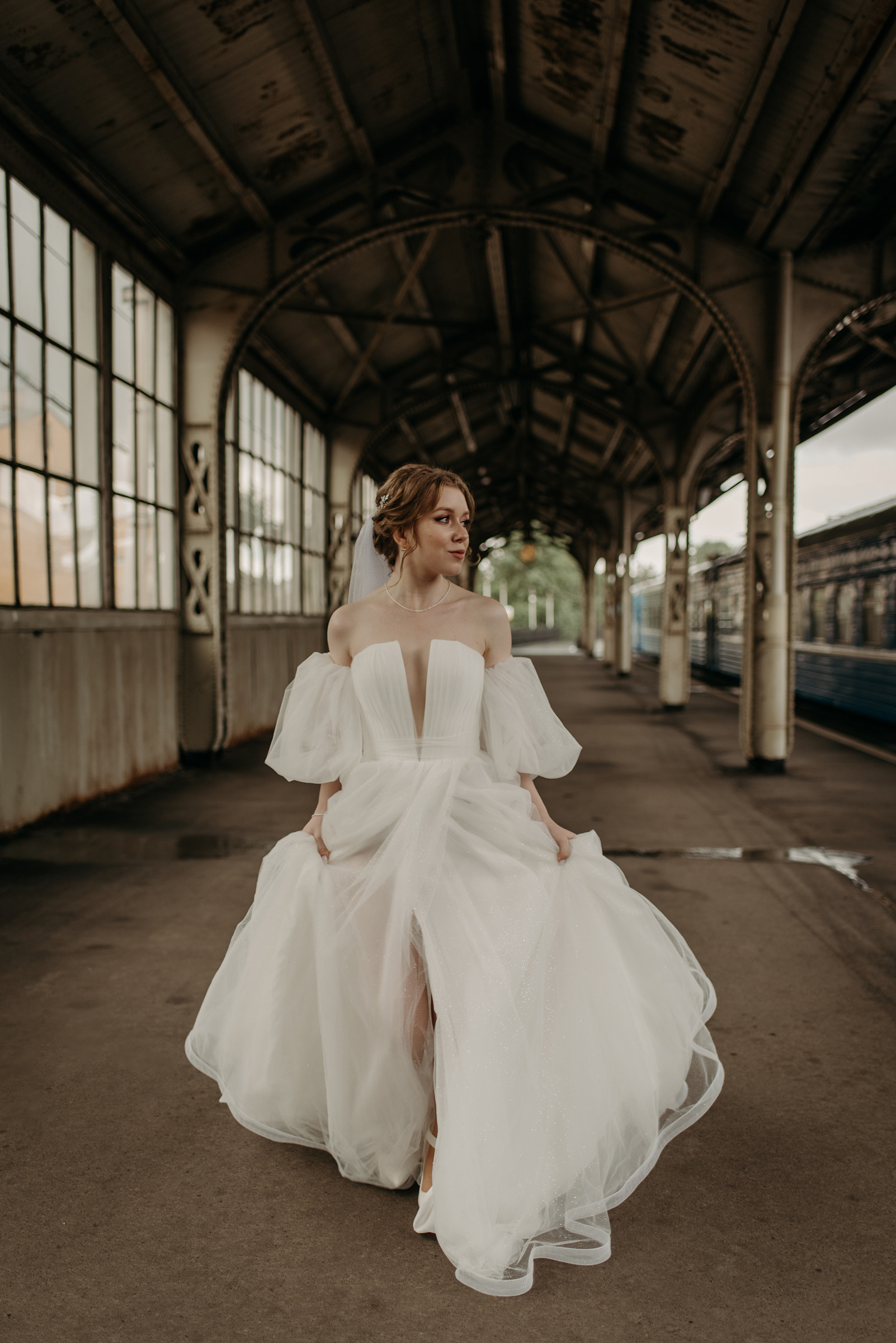 закрытые места для свадебной фотосессии в дождь, осенью или зимой