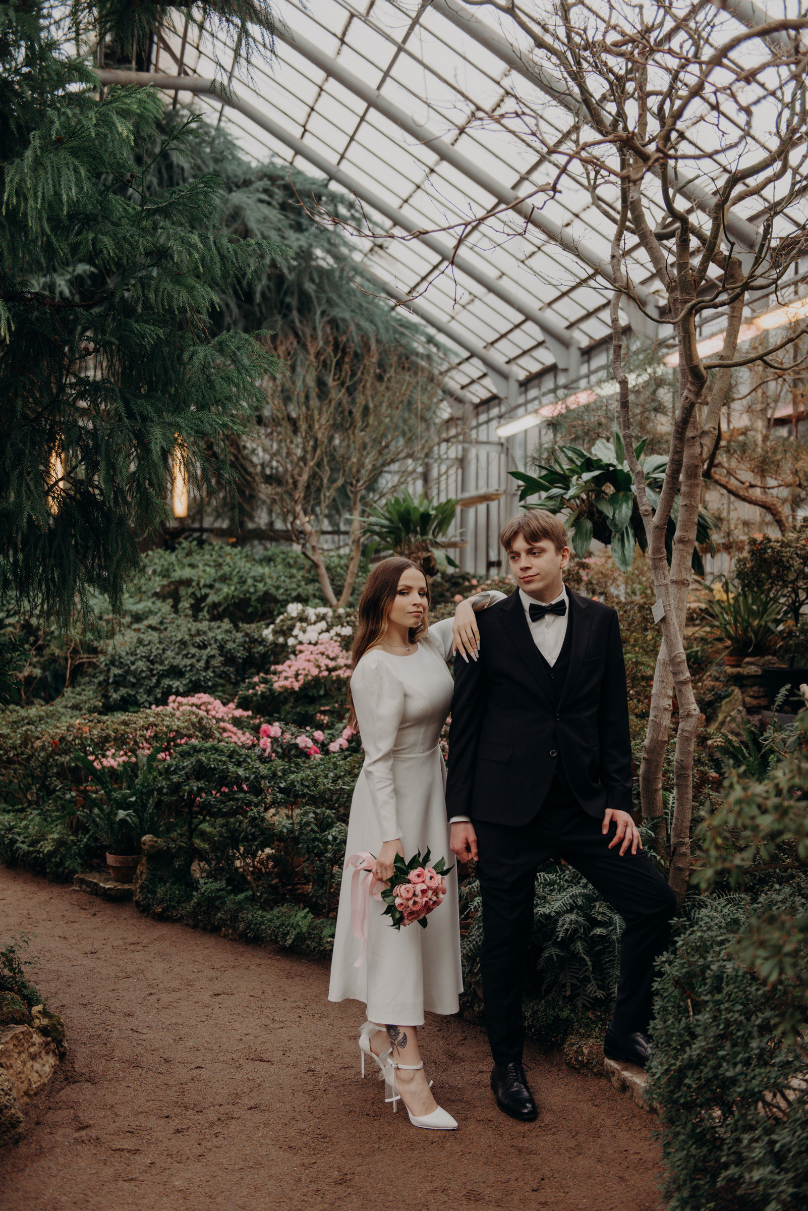 закрытые места для свадебной фотосессии в дождь, осенью или зимой