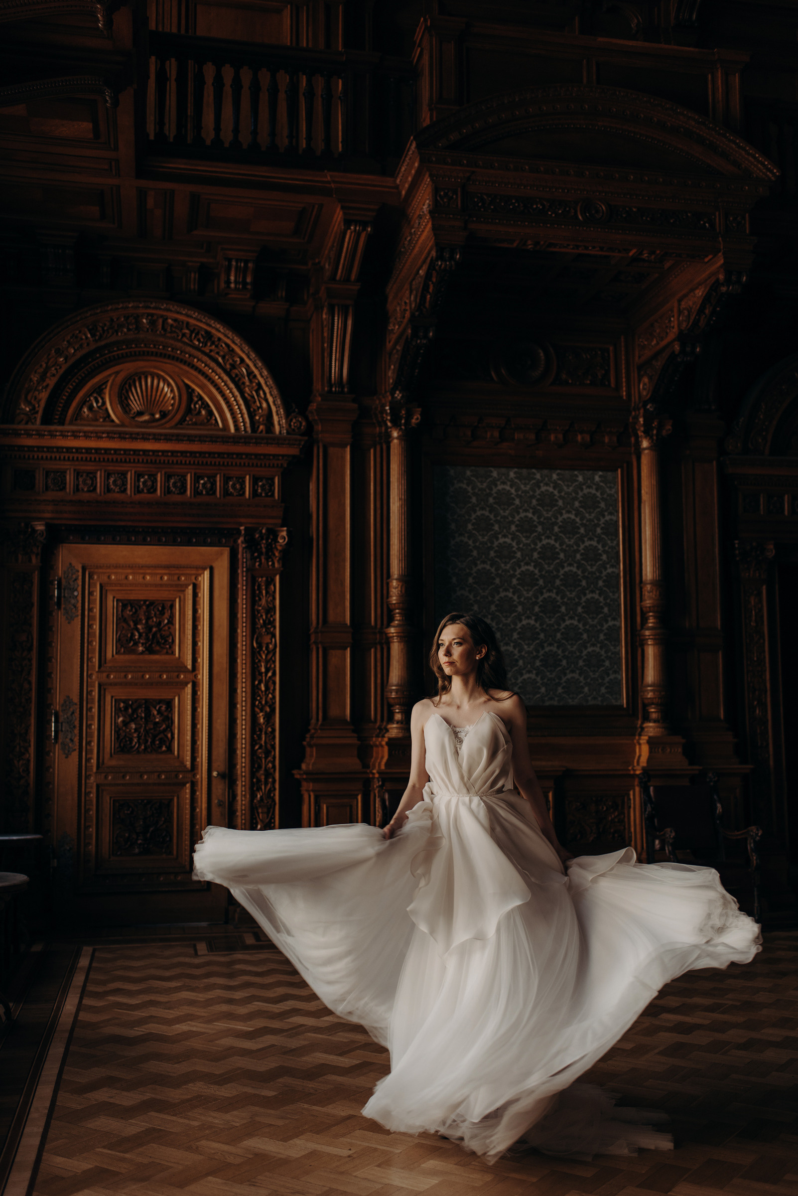 закрытые места для свадебной фотосессии в дождь, осенью или зимой