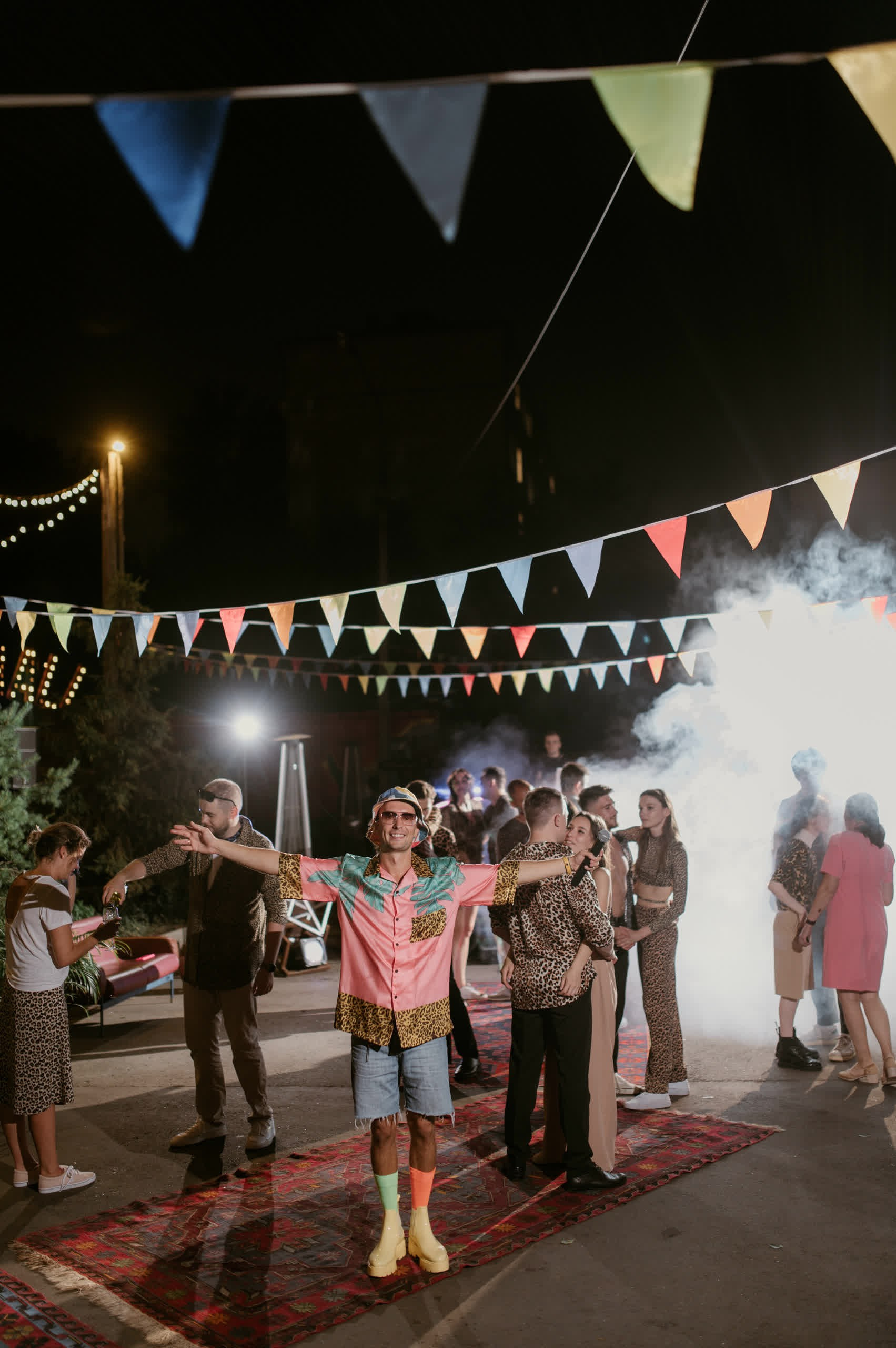 Ведущий Никита Шляндин