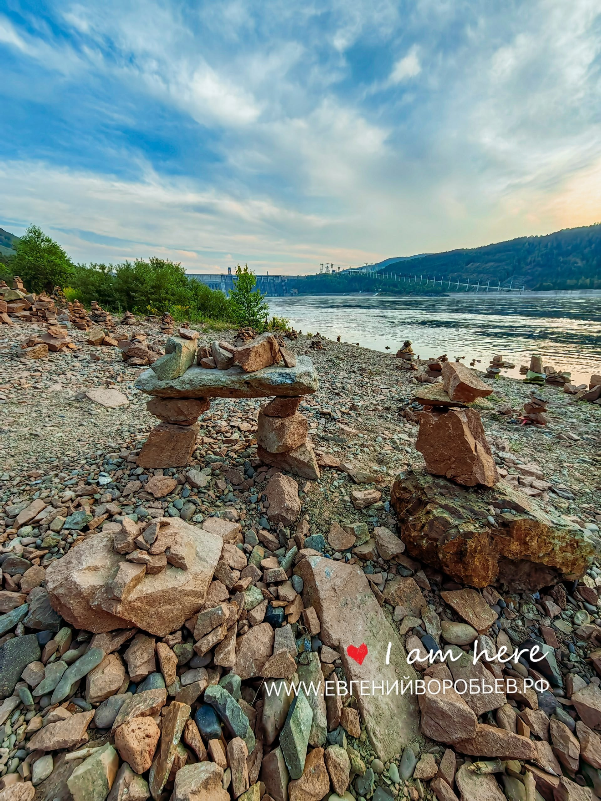 экскурсии Красноярск индивидуальный тур фото интересные места что посмотреть куда сходить что посетить достопримечательности в Красноярске фототур аренда кабриолета микроавтобуса трансфер  цена заказать экскурсию программа маршрут смотровые площадки видовые красивые места Национальный парк заповедник Столбы Дивногорск Красноярская ГЭС путешествие туристический маршрут фотосессия фотограф Красноярск