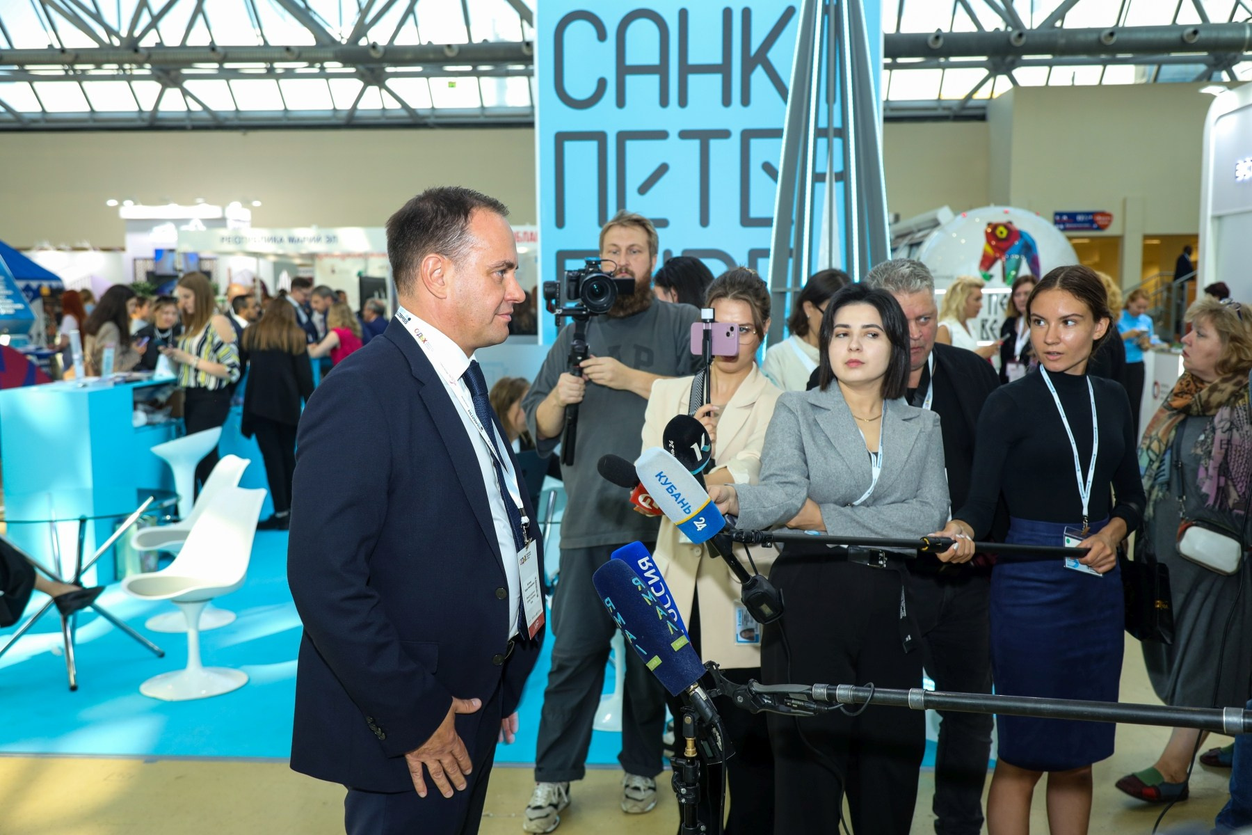 Съёмка стенда на выставке. Фотограф на мероприятие в Москве Марик