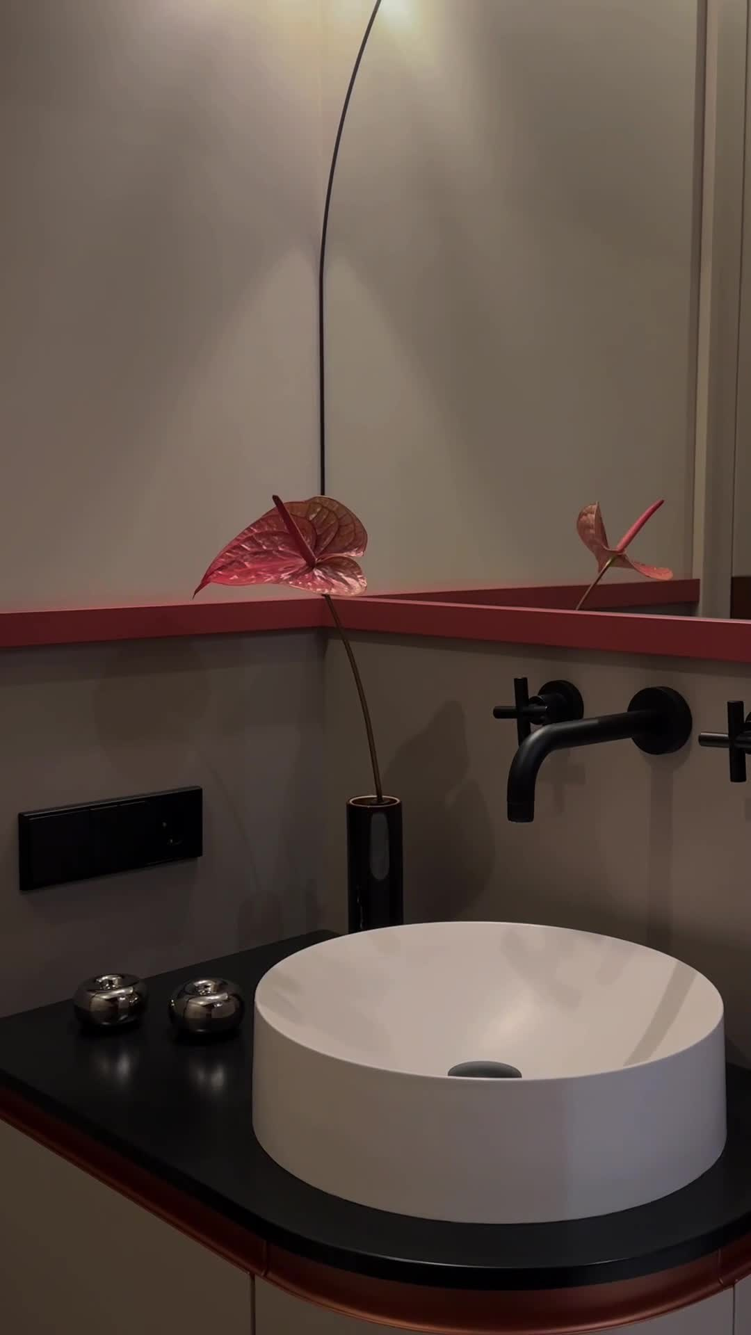 Reels: VIRSTAK. Интерьерный фотограф Дима Птицын и стилист Дарья Копылова