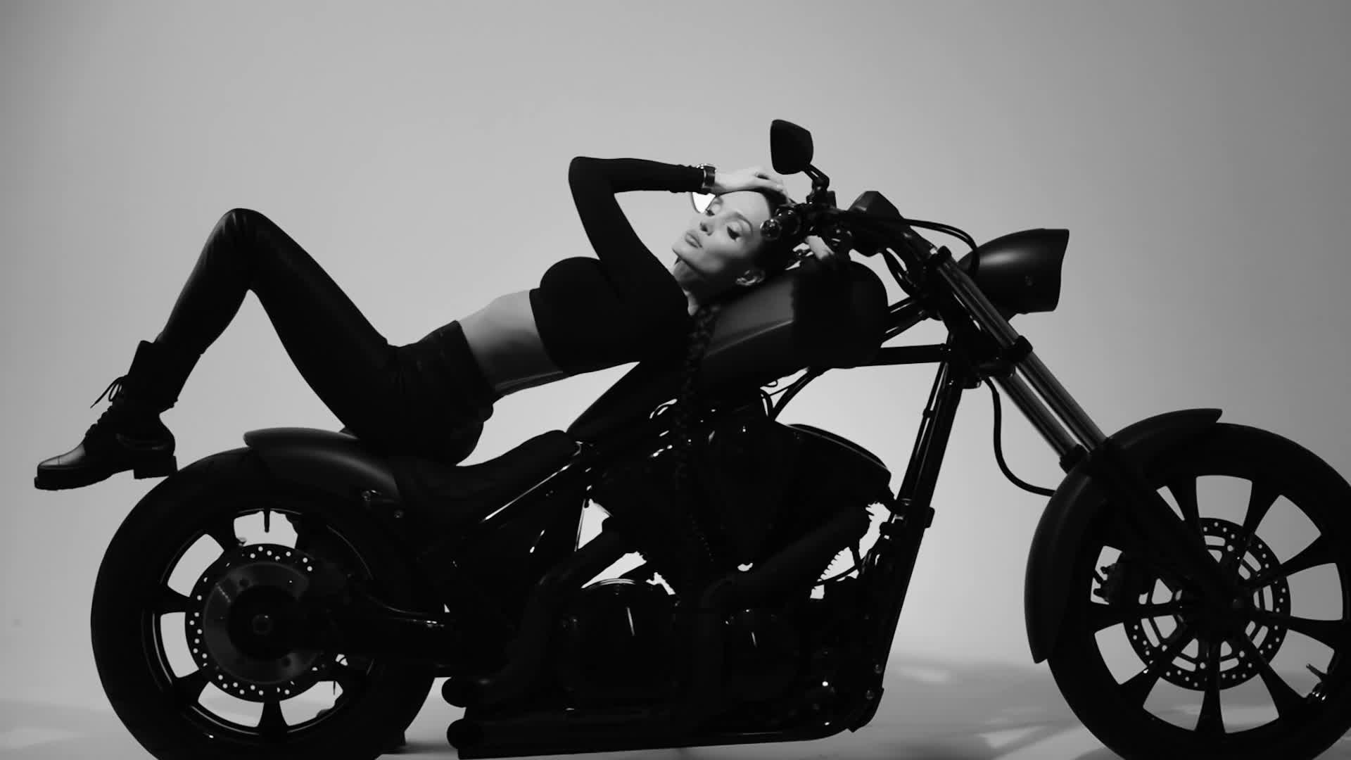 Видеосъемка постановочных роликов. Видеограф Михаил Левчук