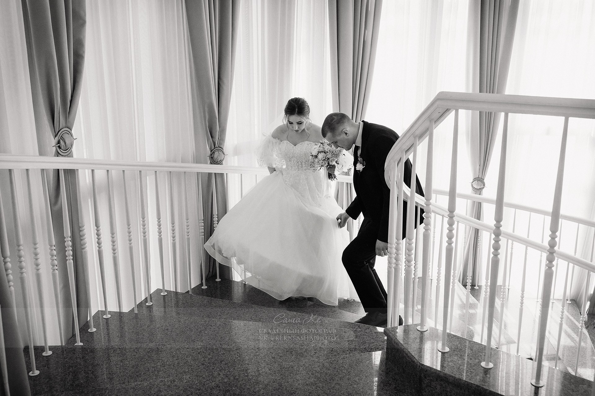 Свадебная фотосессия в ботаническом саду: нежные цветы и искренние эмоции молодожёнов.