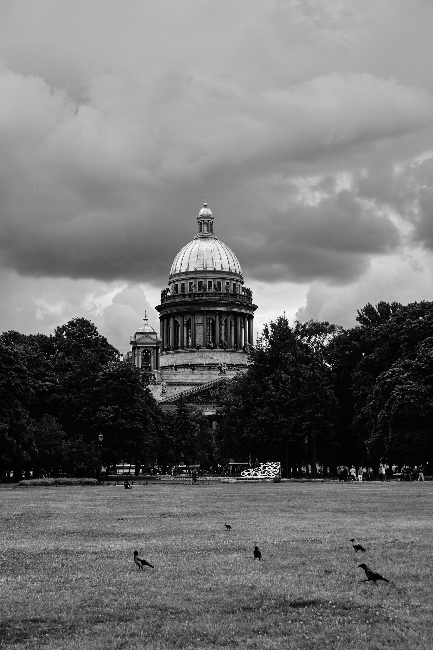 Travel in BW. Moscow street photography workshops and photo tourism