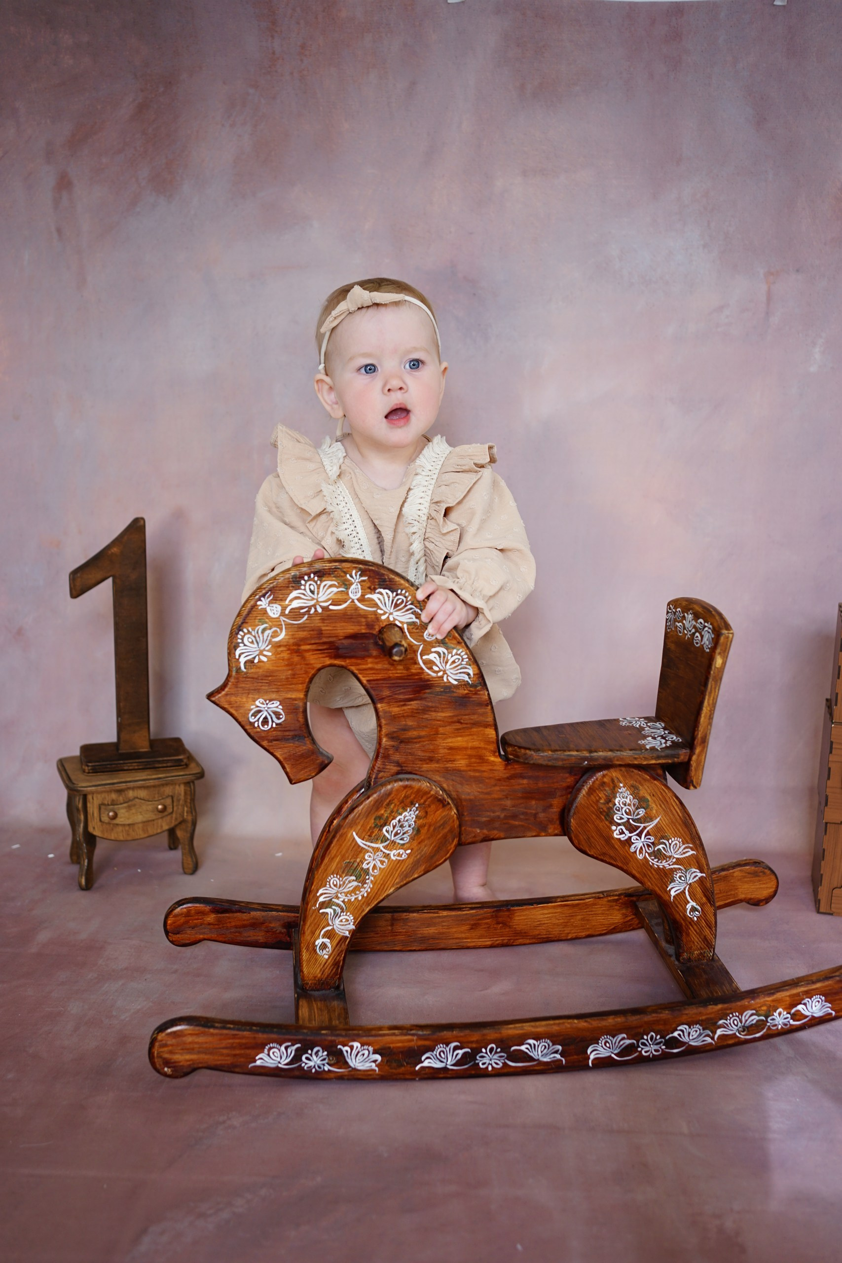 Фотозоны на ХОЛСТЕ. Детская Фотостудия ГОДОВАСИКИ в Санкт-Петербурге фотосесия на годик