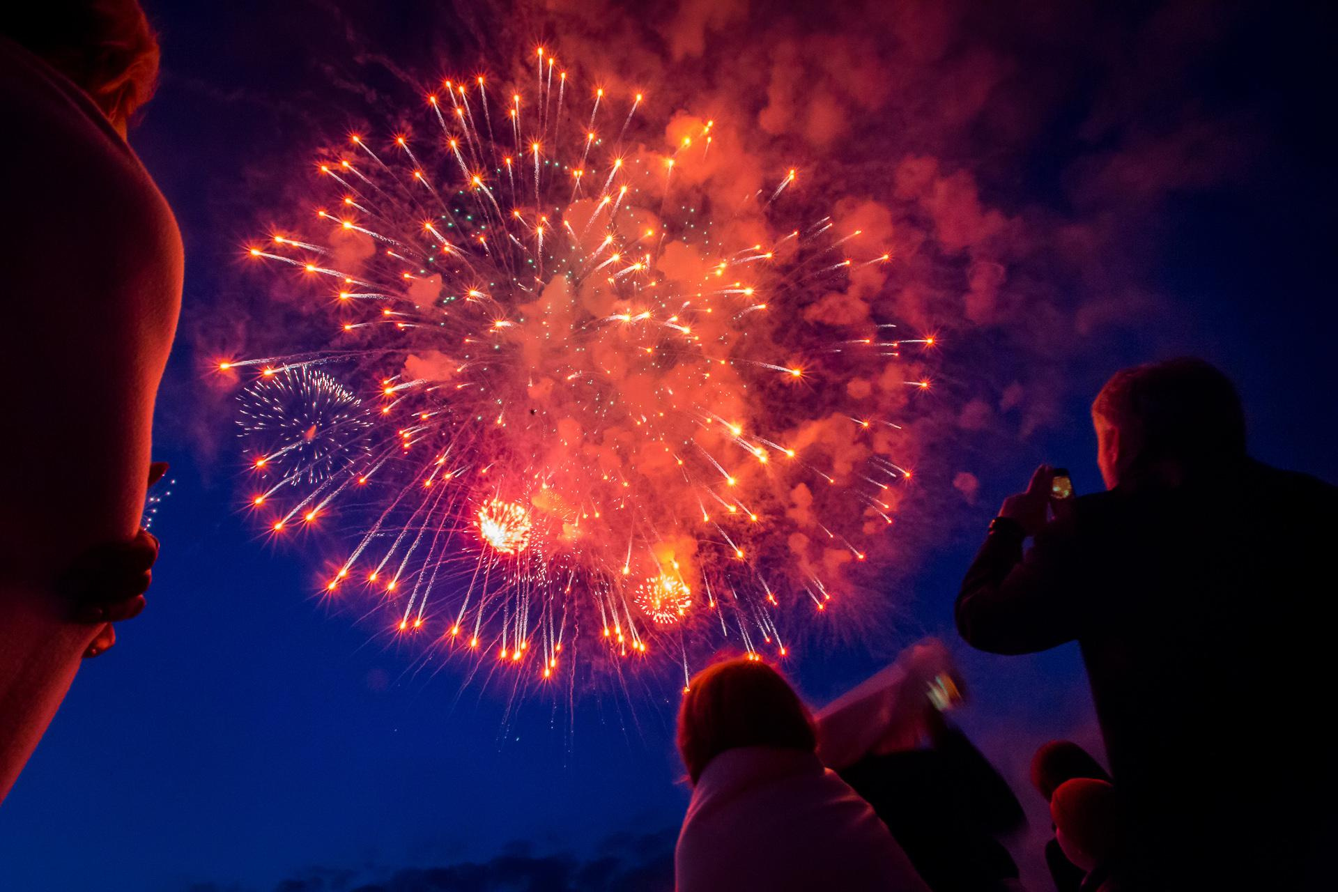Заказать фотографа на новогодний корпоратив в Санкт-Петербурге
