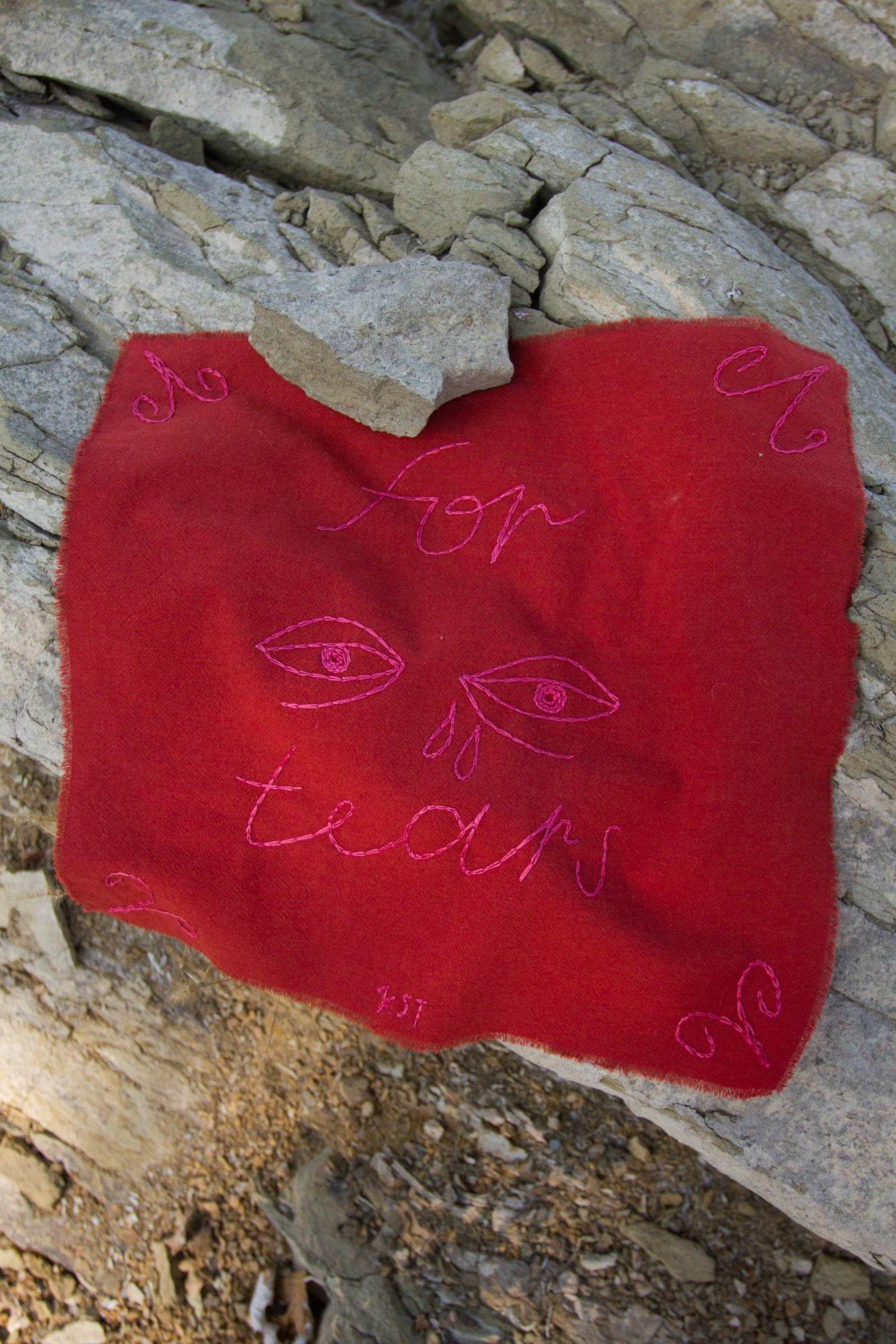 Платочки для слез соплей и счастливых моментов. KST