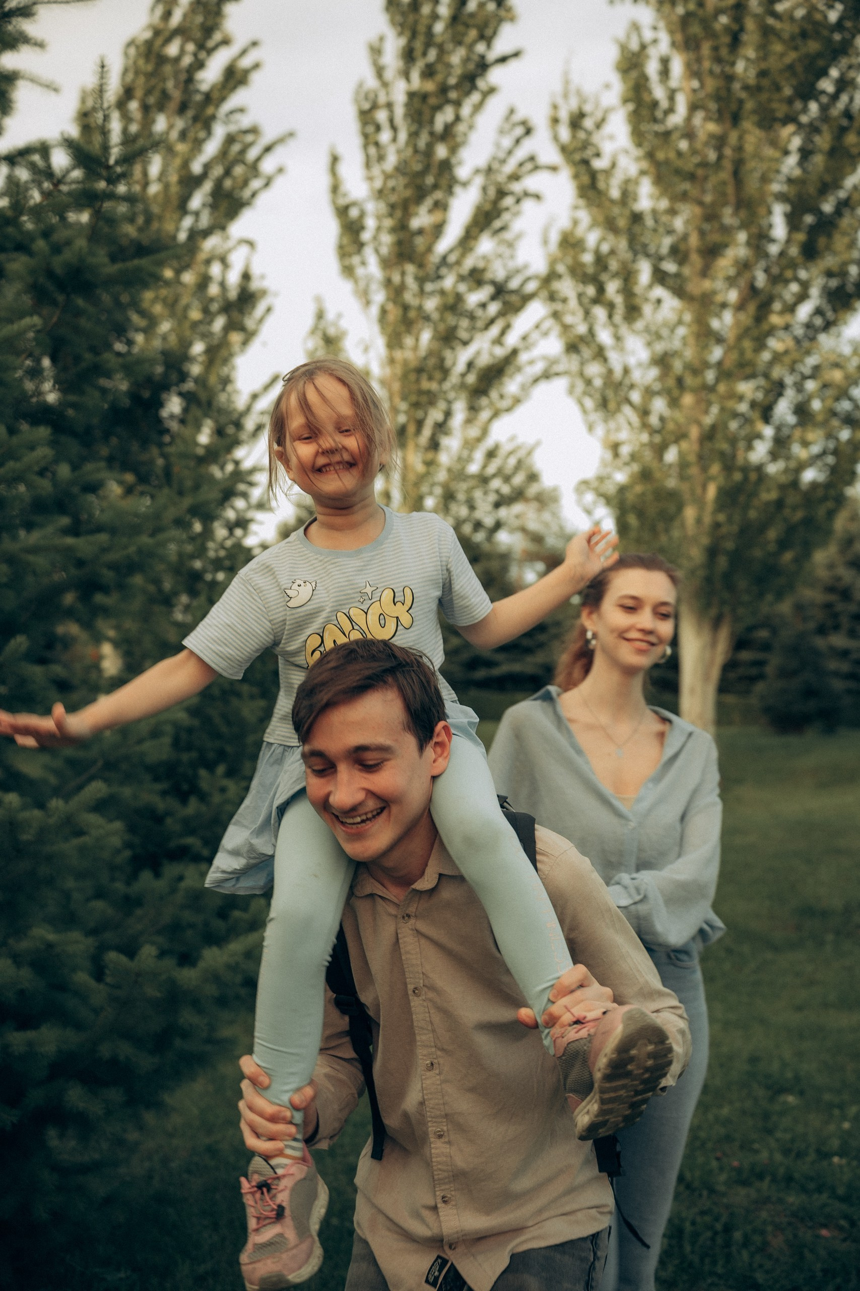 Теплая семейная съемка на природе. Фотограф Мариам Воробьева