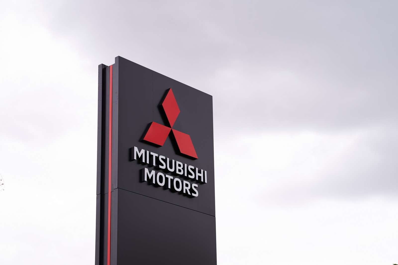 Mitsubishi центр в Уральске. Фотограф в Уральске Александр Хохлачёв | HOHLACHEV.COM