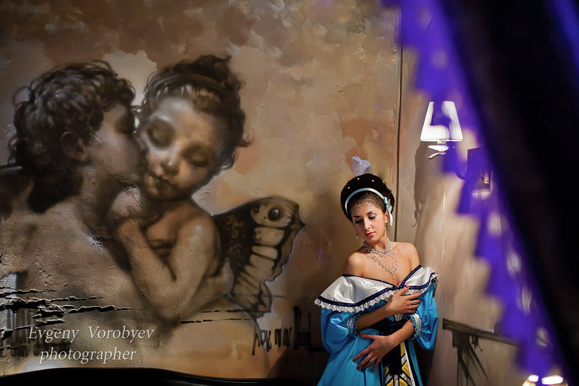 женская фотосессия Красноярск фото для девушки фотограф Красноярск фотосессия для сайта знакомств Красноярск фото для социальной сети заказать цена стоимость фотосессии в Красноярске пример фото идея место позы для фотосессии девушки в Красноярске фотосессия ИИ фотосессиия нейросеть промт для фотосессии фотосессия фото для социальной сети визажист причёска и макияж Красноярск парк Сады мечты Татышев фотостудия Красноярск бизнес портрет