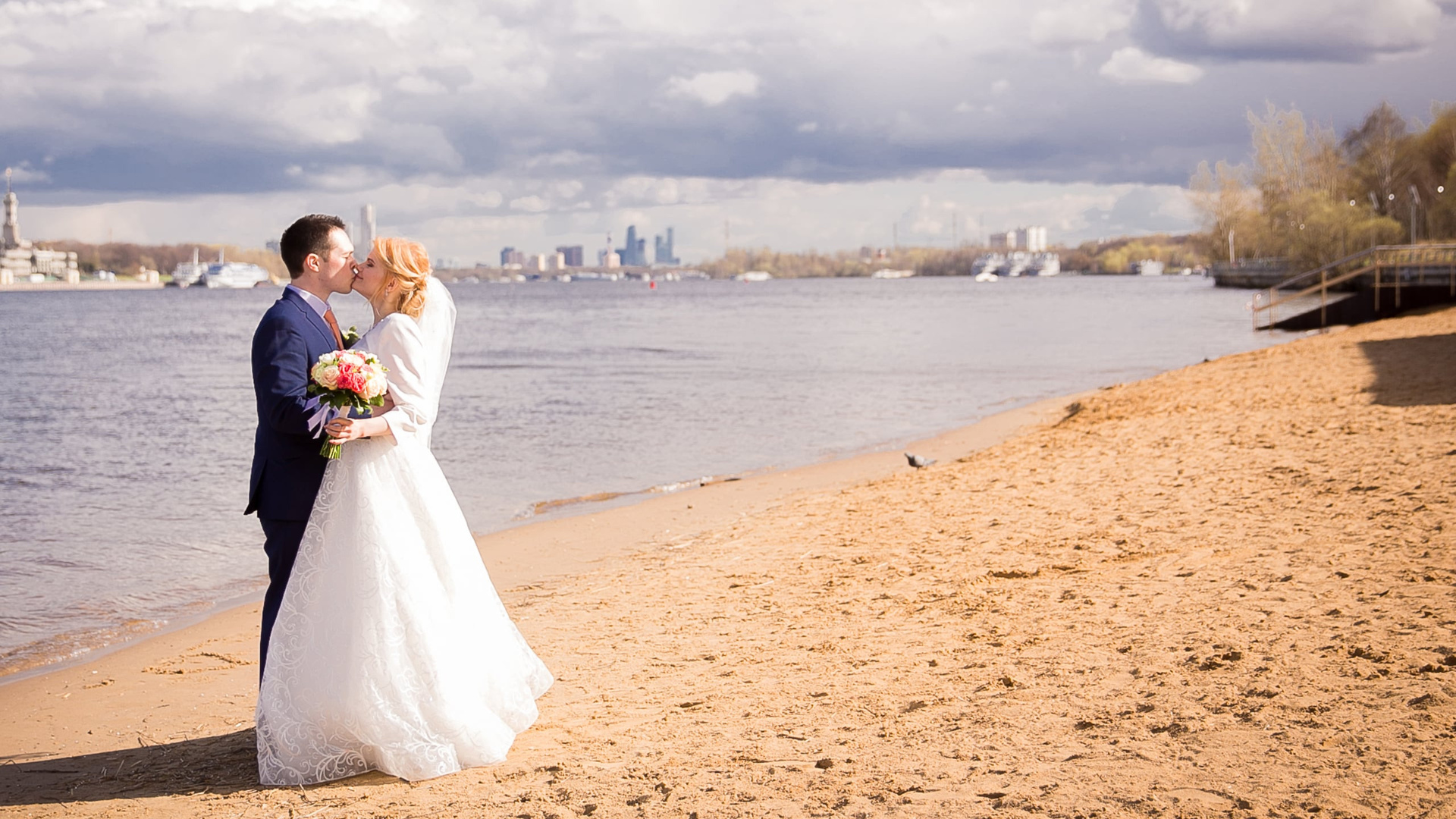 Видеограф на свадьбу. Фотограф и видеограф на любое Ваше мероприятие