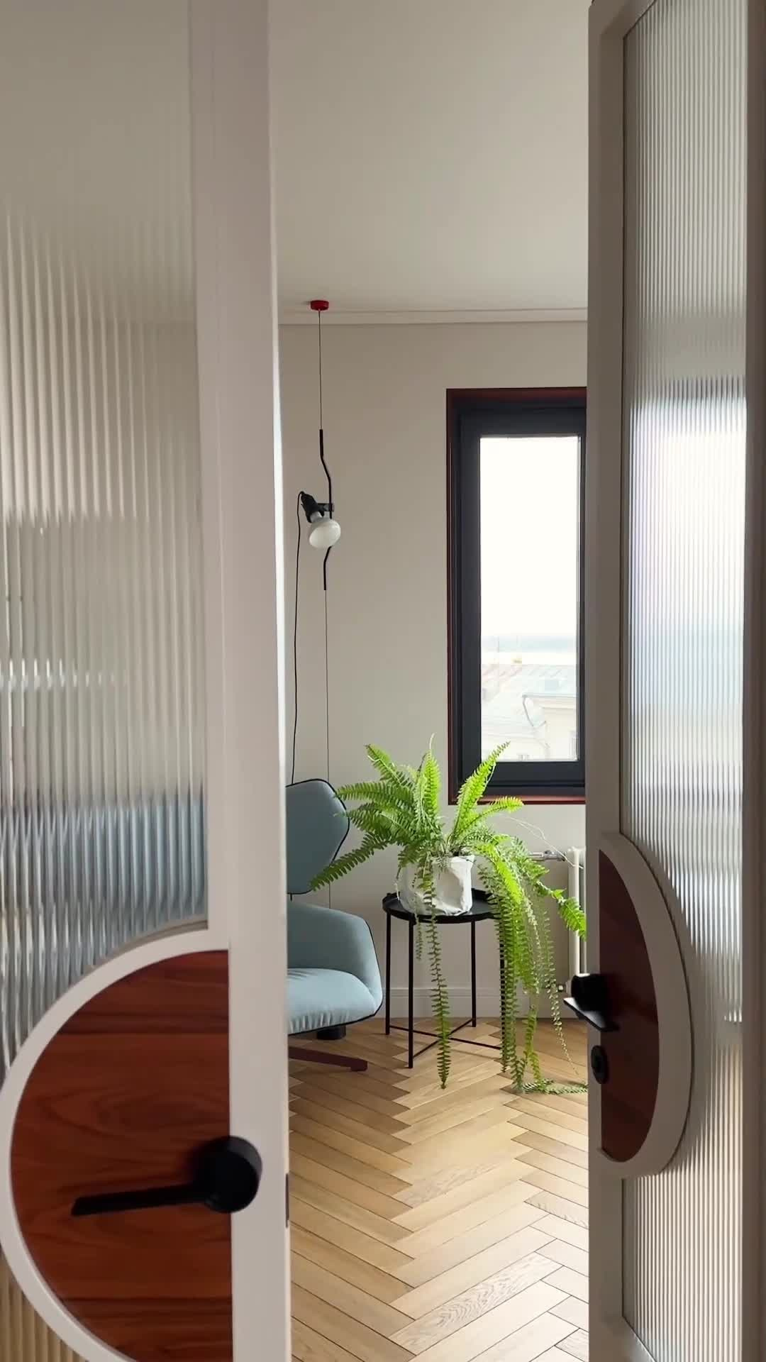 Reels: VIRSTAK. Интерьерный фотограф Дима Птицын и стилист Дарья Копылова